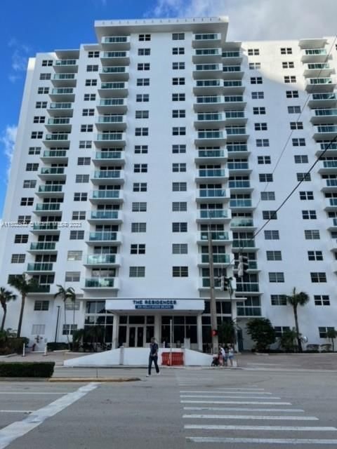 Real estate property located at 3000 Ocean Dr #816, Broward County, RESIDENCES ON HOLLYWOOD B, Hollywood, FL