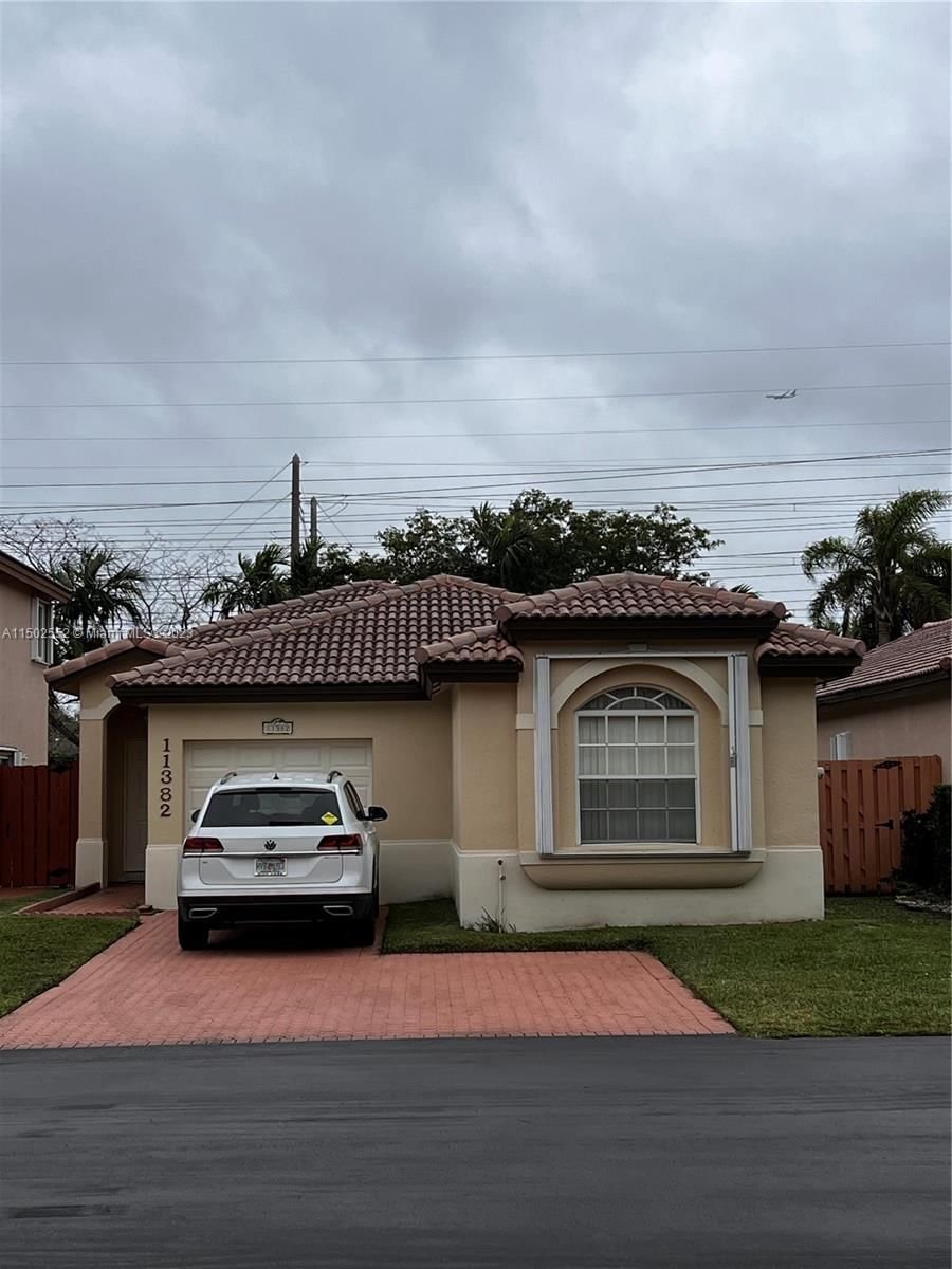 Real estate property located at 11382 50th Ter, Miami-Dade County, DORAL LANDINGS EAST, Doral, FL