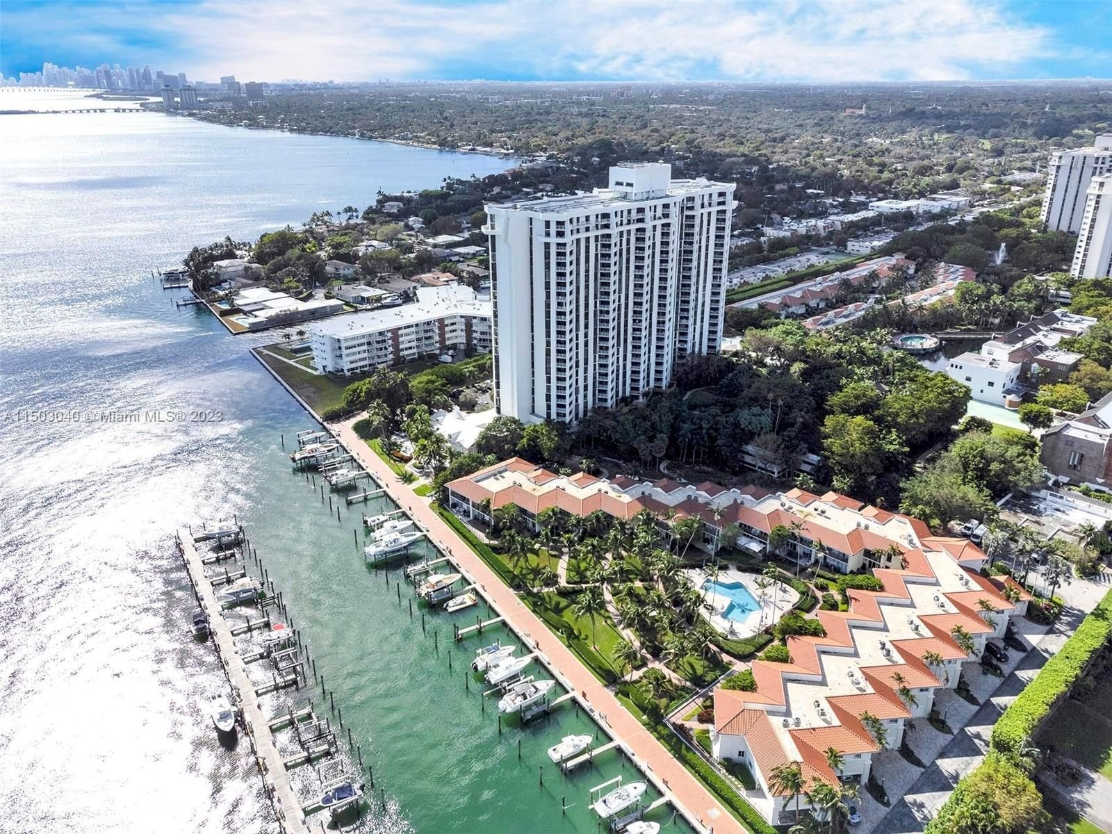 Real estate property located at 4000 Towerside Ter #302, Miami-Dade County, THE TOWERS OF QUAYSIDE CO, Miami, FL