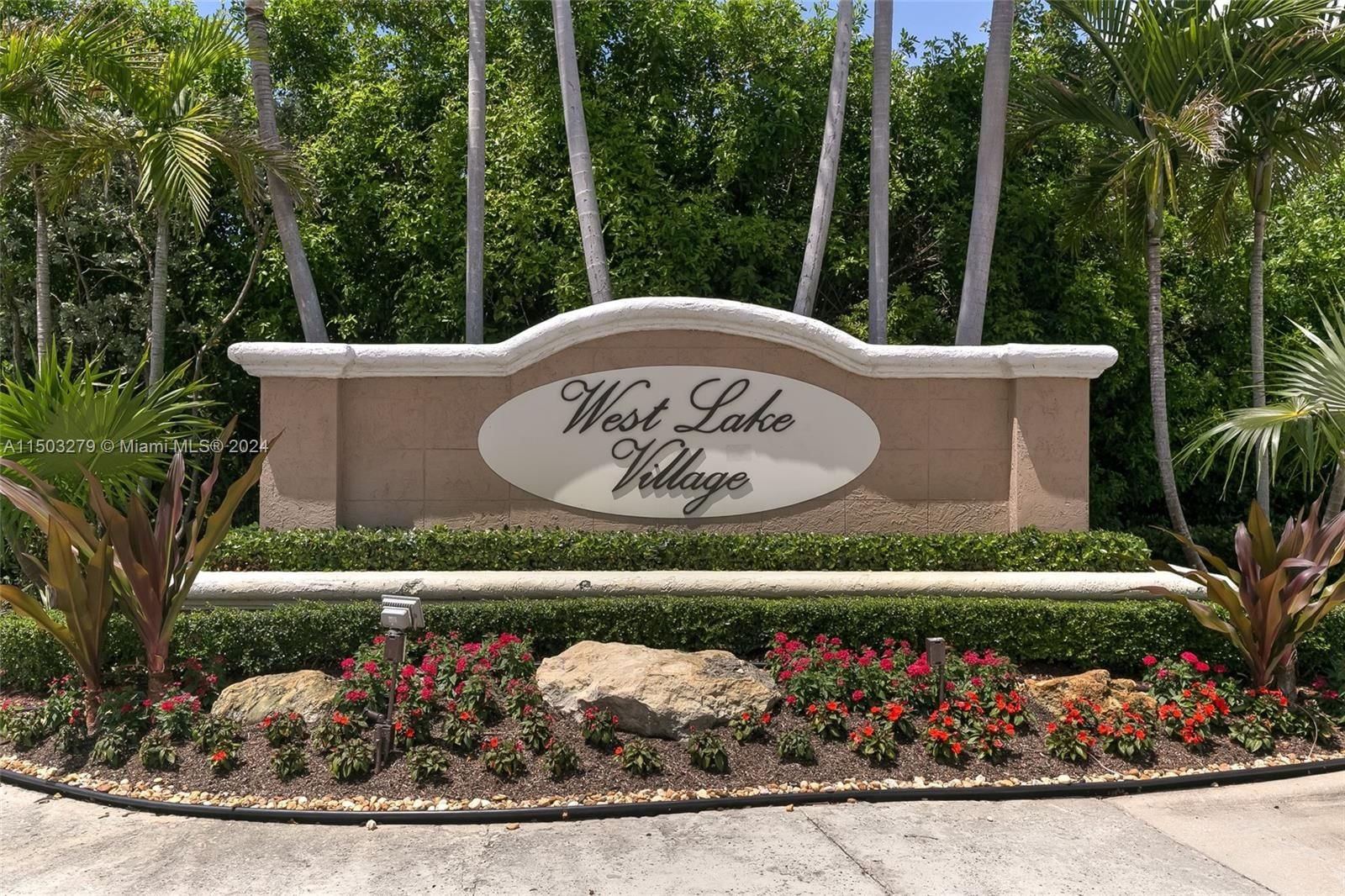Real estate property located at 1260 Weeping Willow Way, Broward County, WEST LAKE VILLAGE PLAT, Hollywood, FL