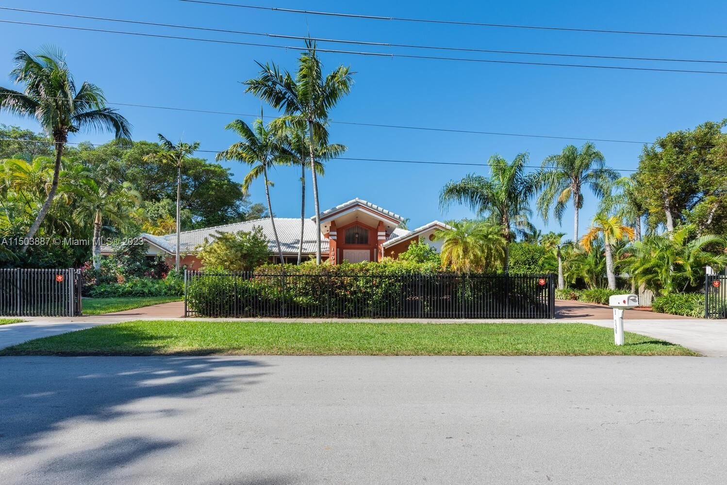 Real estate property located at 18030 82nd Ave, Miami-Dade County, FONDREN ESTATES, Palmetto Bay, FL