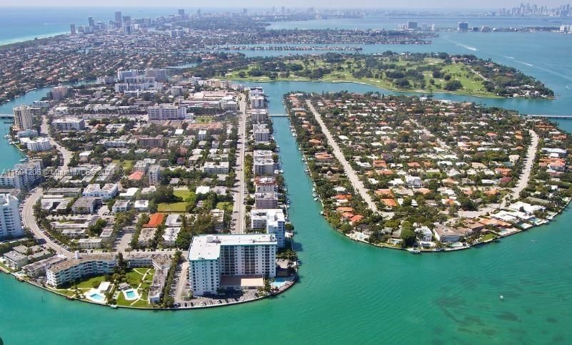 Real estate property located at 9700 Bay Harbor Dr #301, Miami-Dade County, SUMMIT CONDO, Bay Harbor Islands, FL