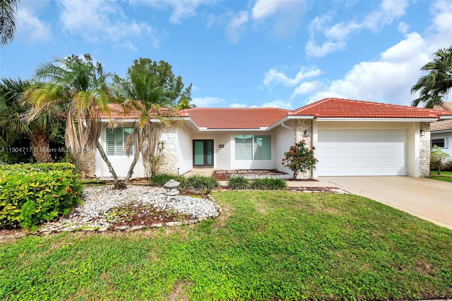 Real estate property located at 10153 Canoe Brook Cir, Palm Beach County, BOCA GREENS 8, Boca Raton, FL