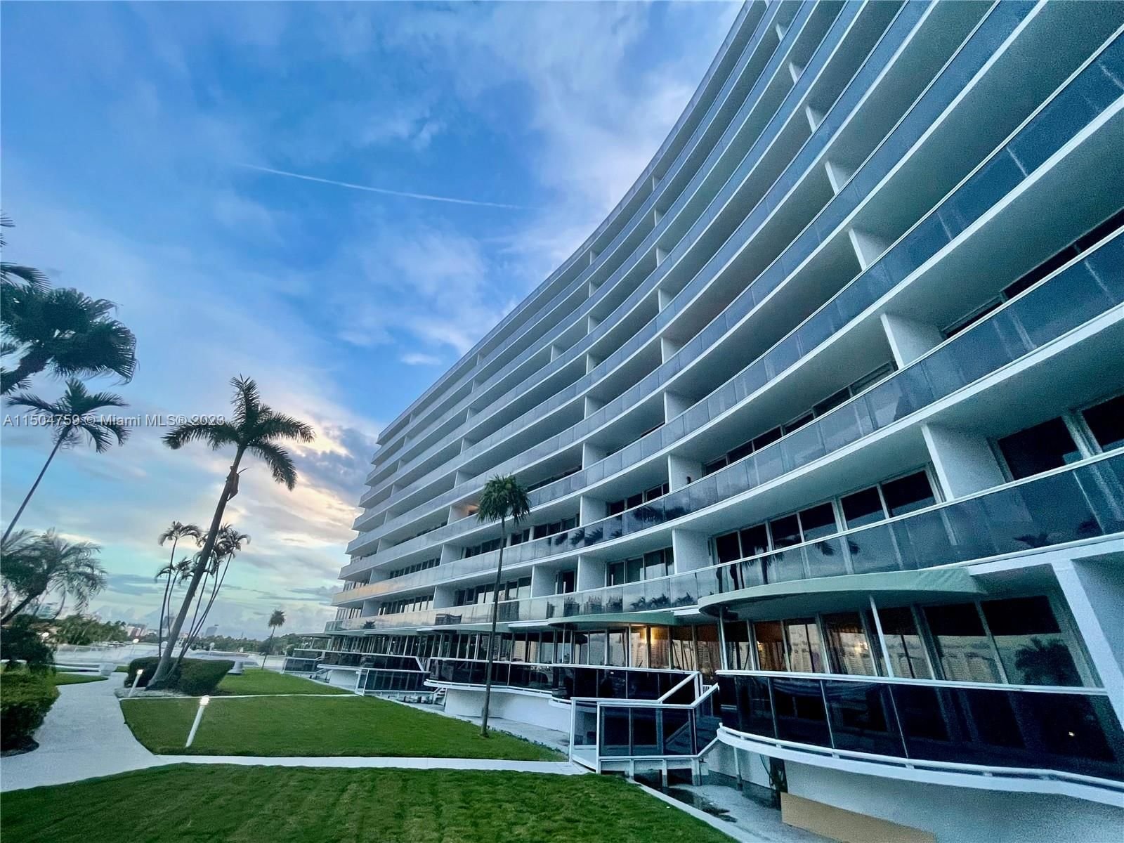 Real estate property located at 900 Bay Dr #422, Miami-Dade County, KING COLE CONDO, Miami Beach, FL
