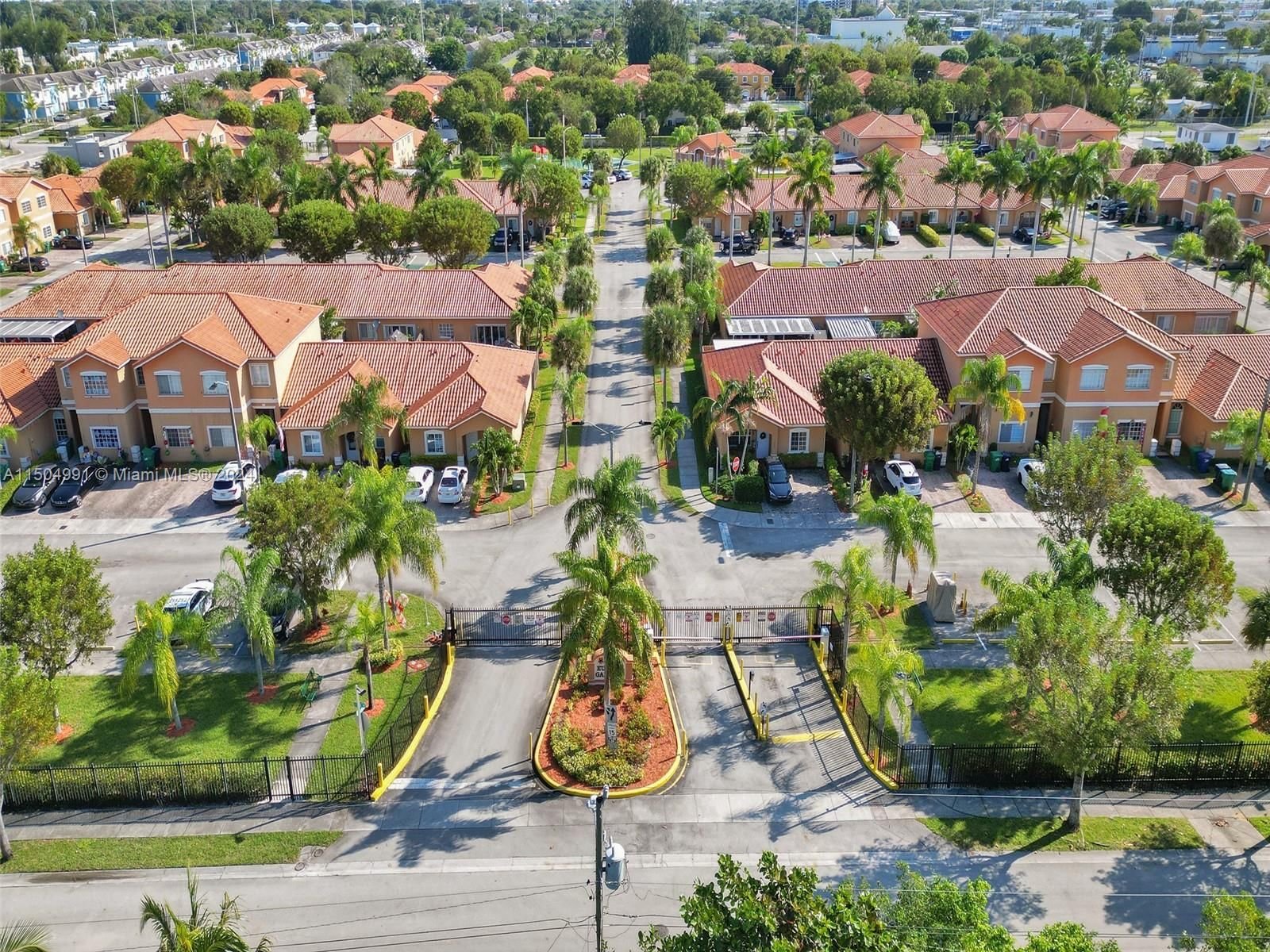 Real estate property located at 10918 181st Ter #10918, Miami-Dade County, EUREKA PALM GARDEN, Miami, FL
