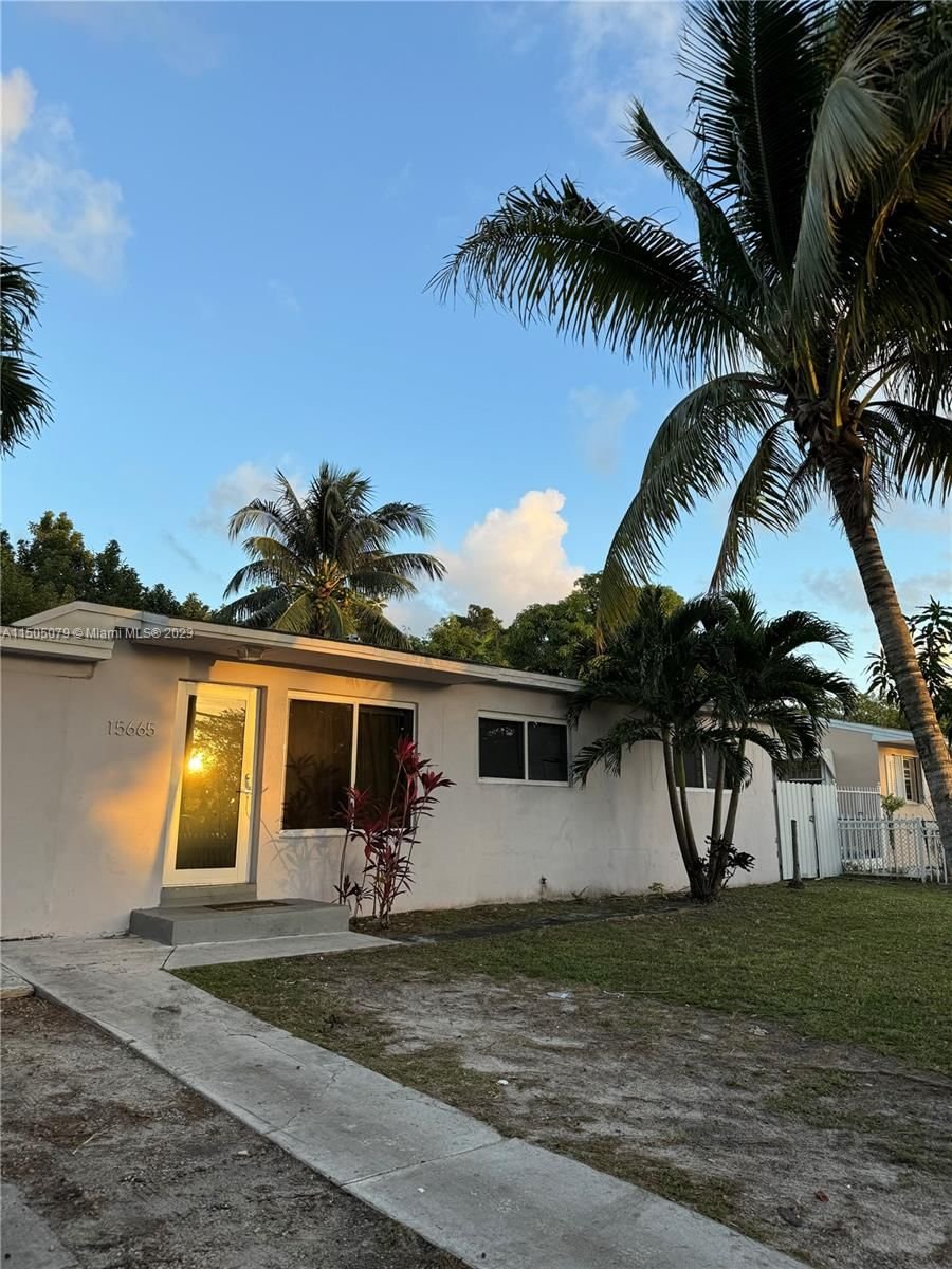 Real estate property located at 15665 10th Ave, Miami-Dade County, FLEEMAN HEIGHTS, North Miami Beach, FL
