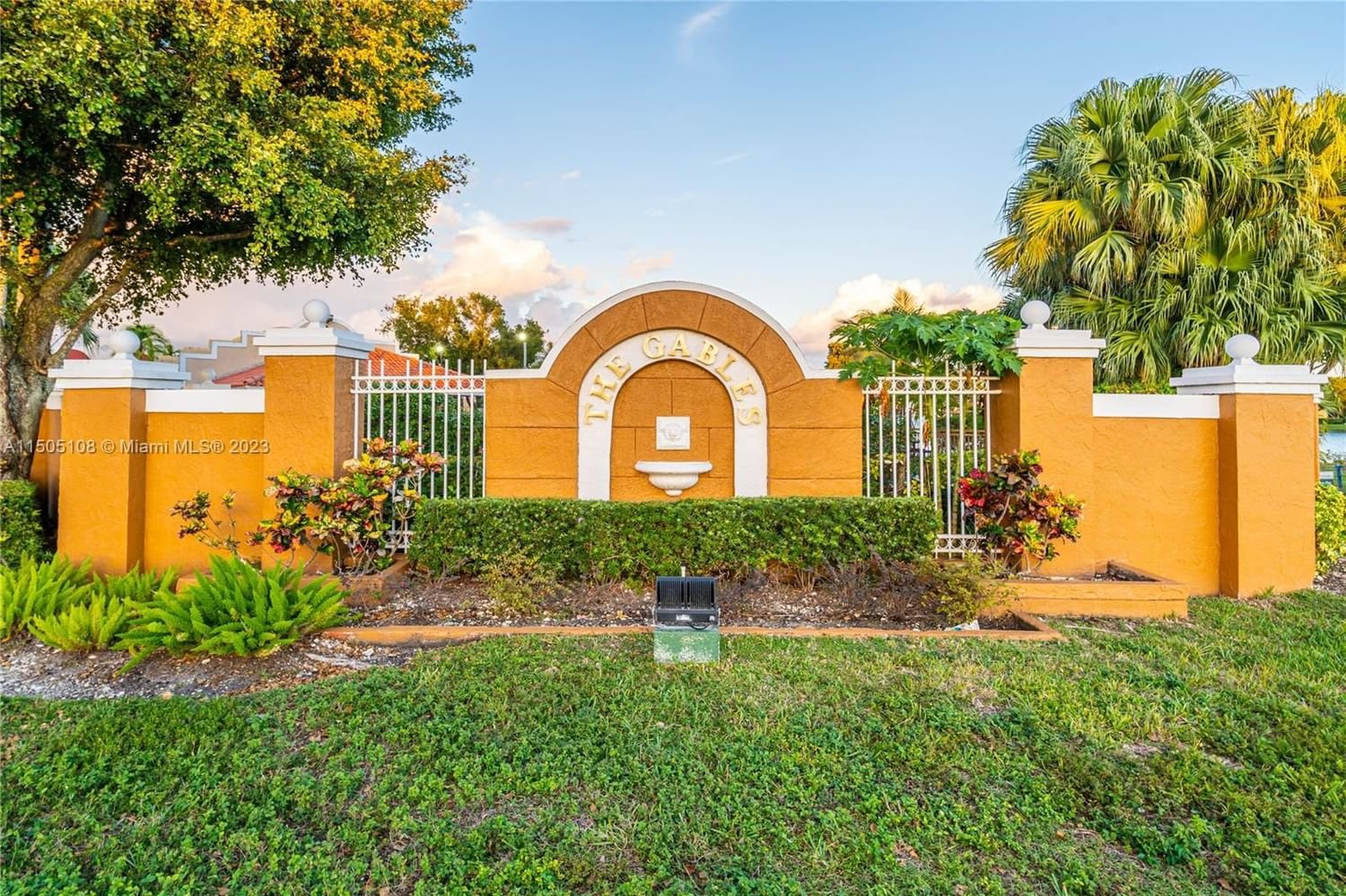 Real estate property located at 8575 5th Ter #1504, Miami-Dade County, THE GABLES III TOWNHOMES, Miami, FL