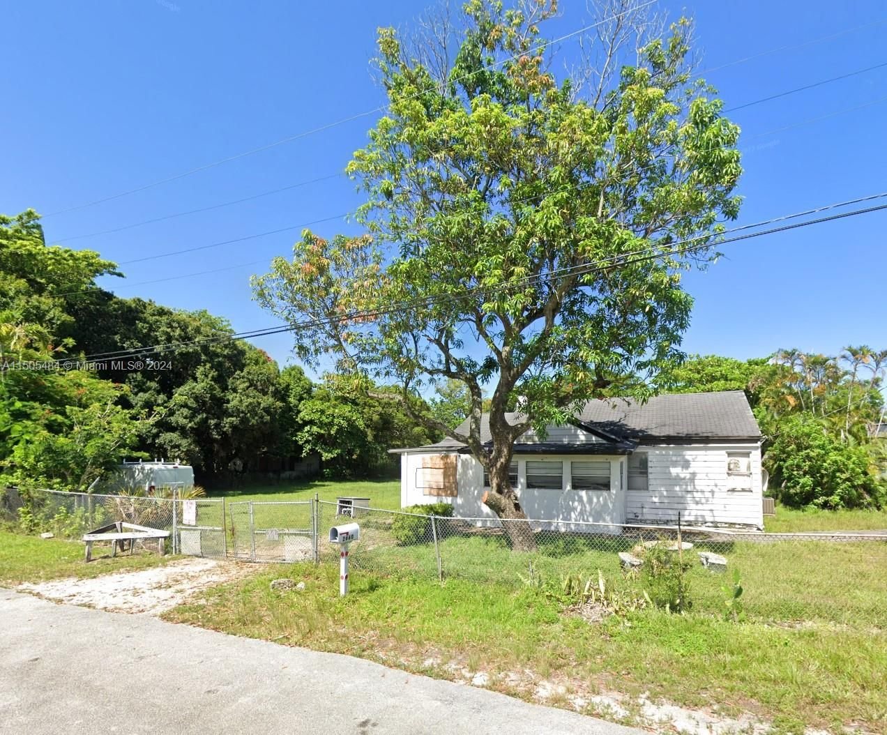 Real estate property located at 2660 19th Ave, Broward County, GEDERON SUB, Oakland Park, FL