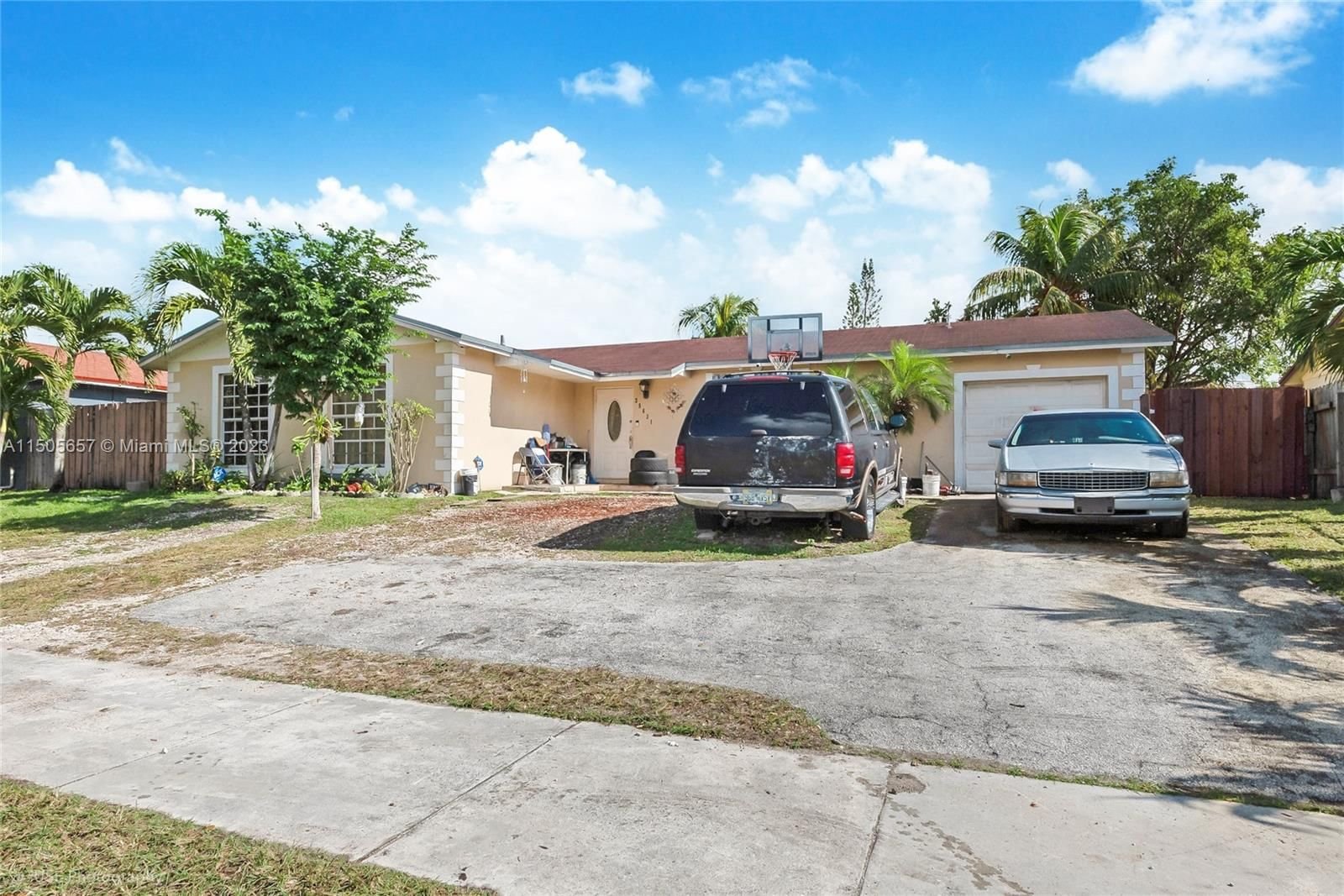 Real estate property located at 25631 132nd Ave, Miami-Dade County, MEADOW WOOD MANOR #4, Homestead, FL