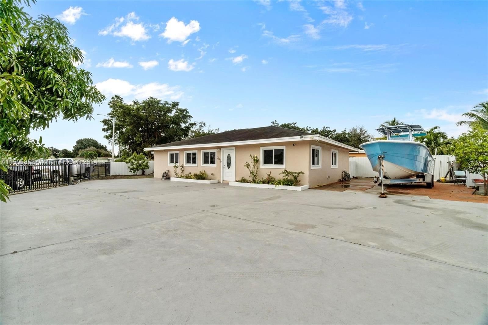 Real estate property located at 2470 131st St, Miami-Dade County, GOLF ESTATES 1ST ADDN, Miami, FL