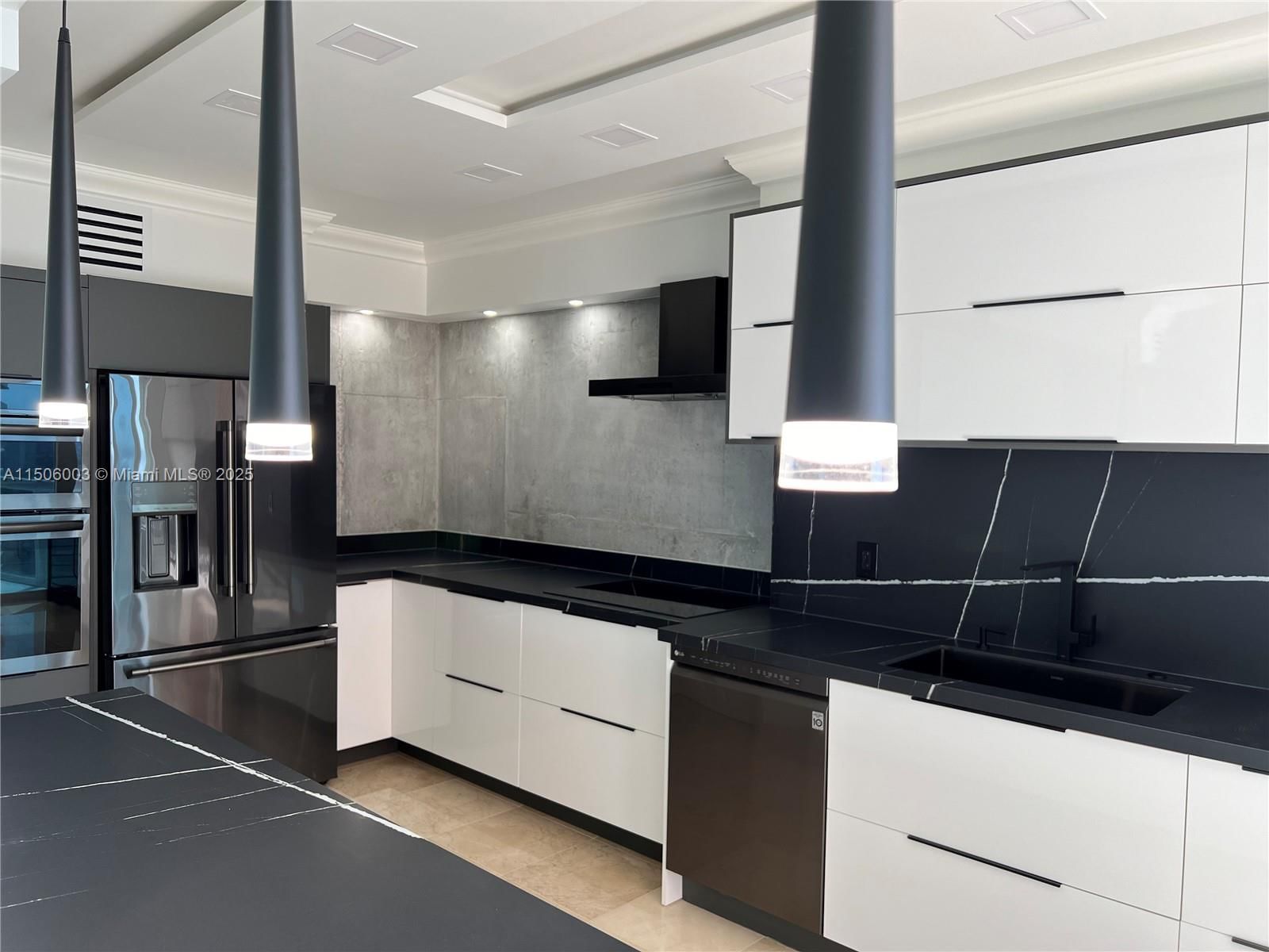 Real estate property located at 3370 Hidden Bay Dr #2415, Miami-dade, 100 Hidden Bay Condo, Aventura, FL