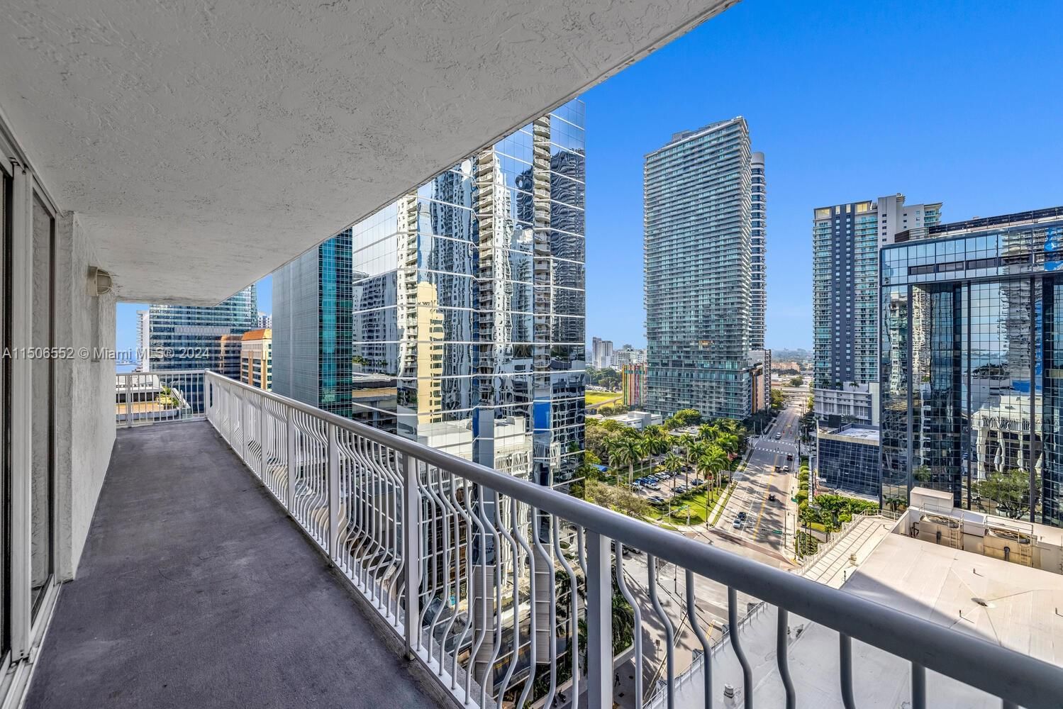 Real estate property located at 1200 Brickell Bay Dr #1823, Miami-Dade, THE CLUB AT BRICKELL BAY, Miami, FL