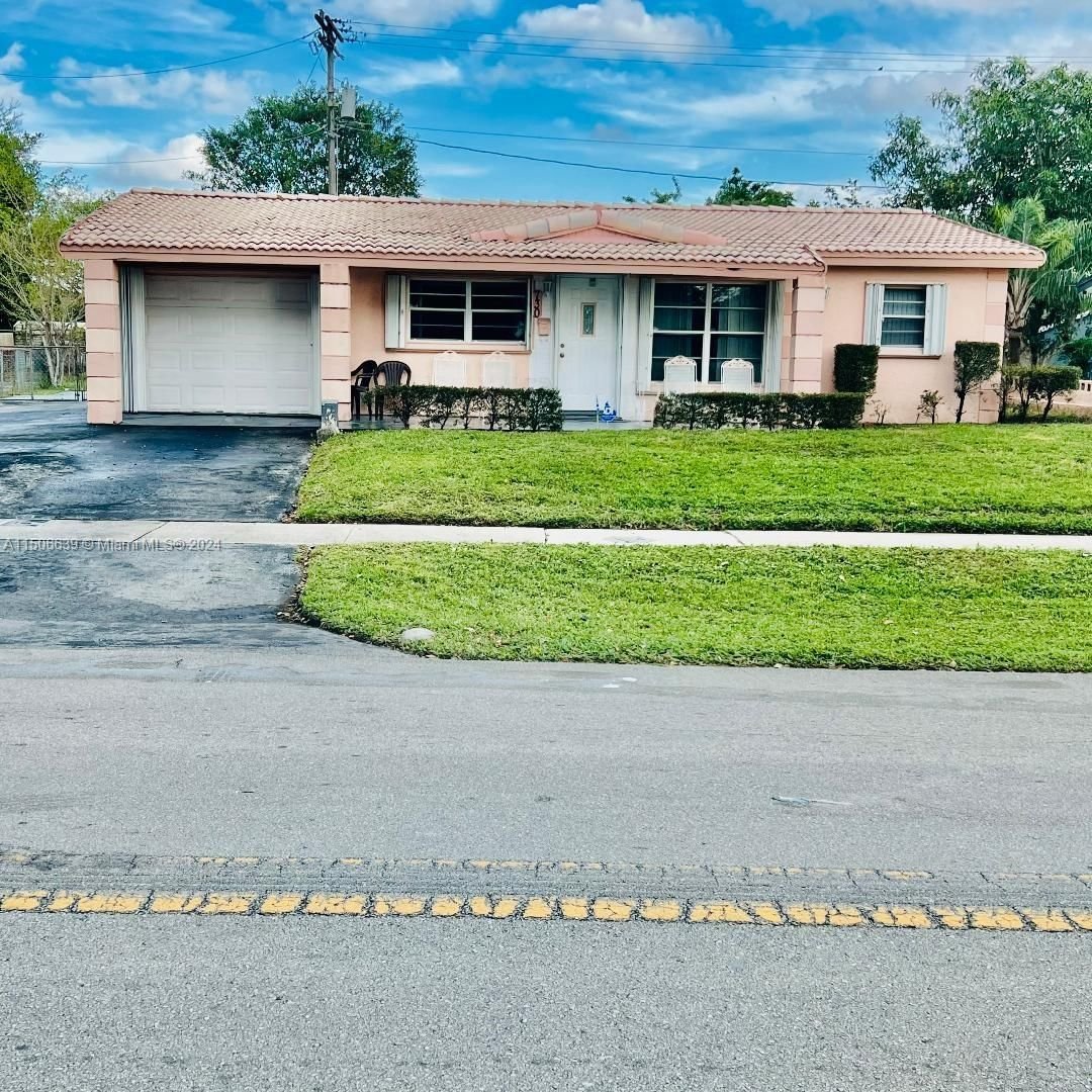 Real estate property located at 730 38th Ave, Broward County, ACADEMY AWARD SEC 4 REPLA, Lauderhill, FL