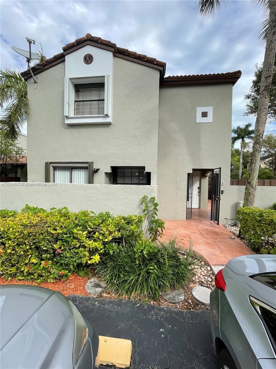 Real estate property located at 10515 153rd Ct #5, Miami-Dade County, PALM POINT SEC 1, Miami, FL