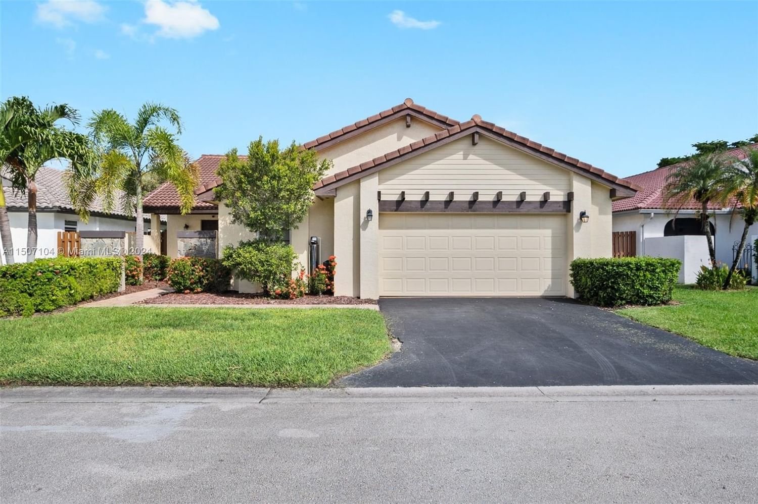 Real estate property located at 2365 Tallahassee, Broward County, COUNTRY ISLES, Weston, FL