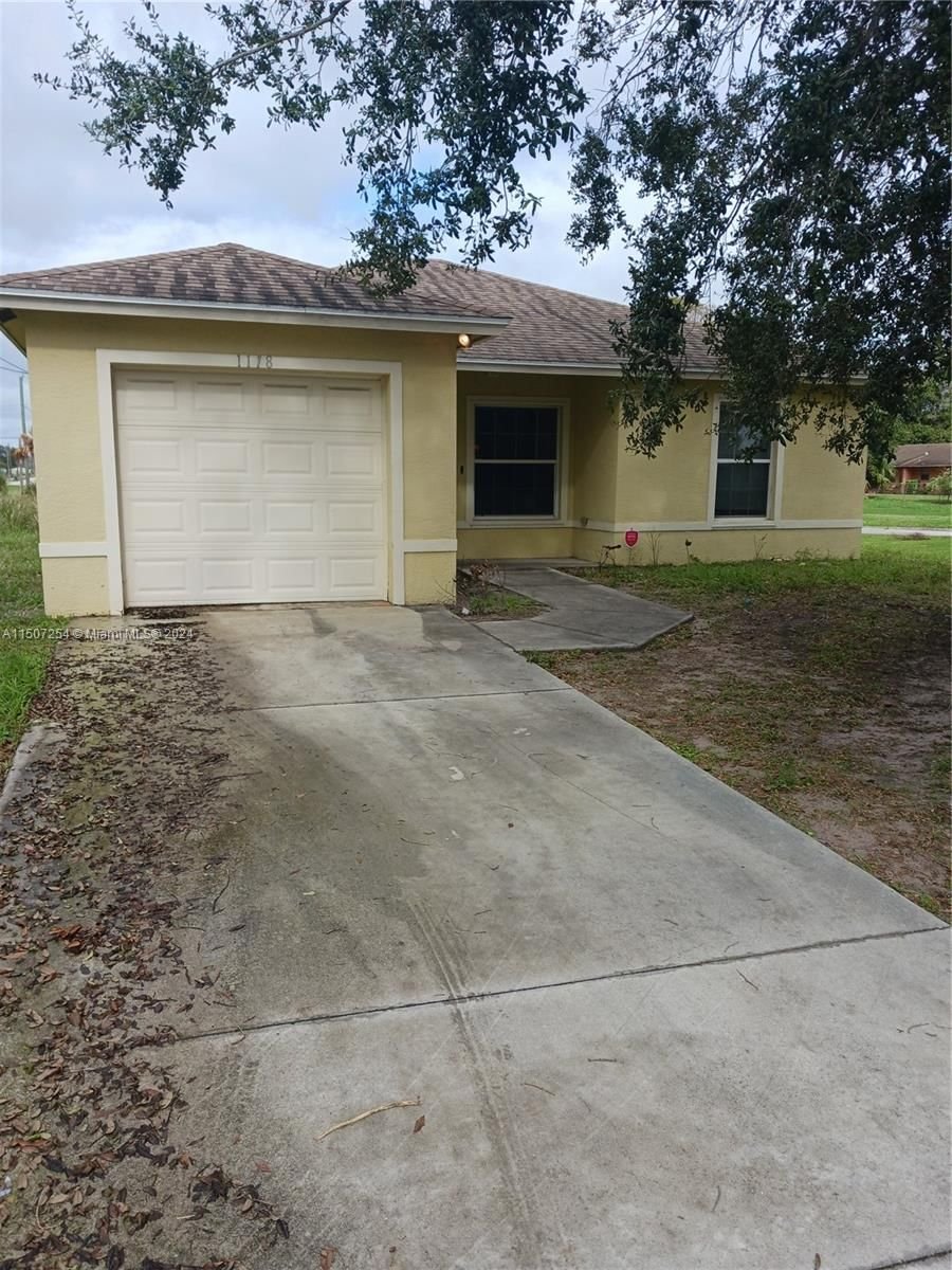 Real estate property located at 1118 Avenue F, St Lucie County, SUBDIVISION OF N 1/2 SE 1, Fort Pierce, FL
