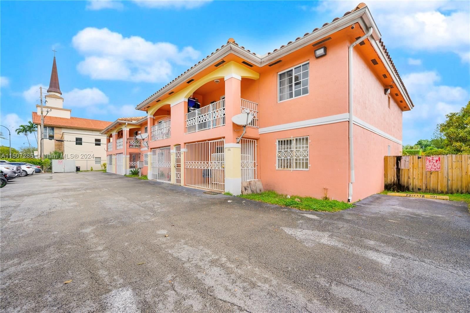 Real estate property located at 601 1st Ave #201, Miami-Dade County, VILLAS LAS PALMAS CONDO, Hialeah, FL