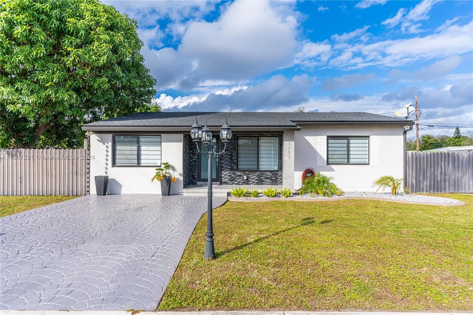 Real estate property located at , Miami-Dade County, MONGIELLO HOMESITES, Miami, FL