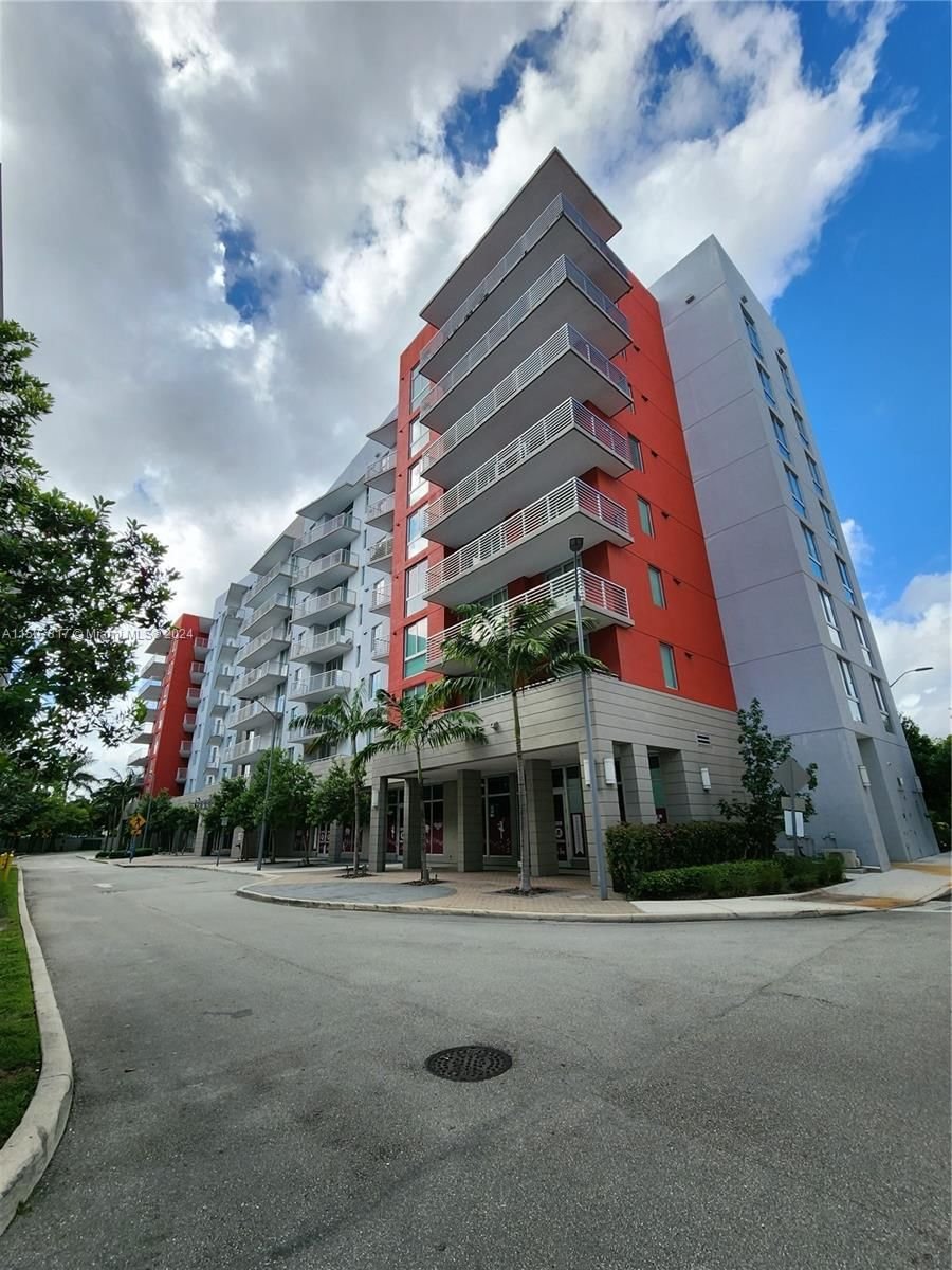 Real estate property located at 7751 107th Ave #221, Miami-Dade County, MIDTOWN DORAL CONDO 2 UNIT, Doral, FL