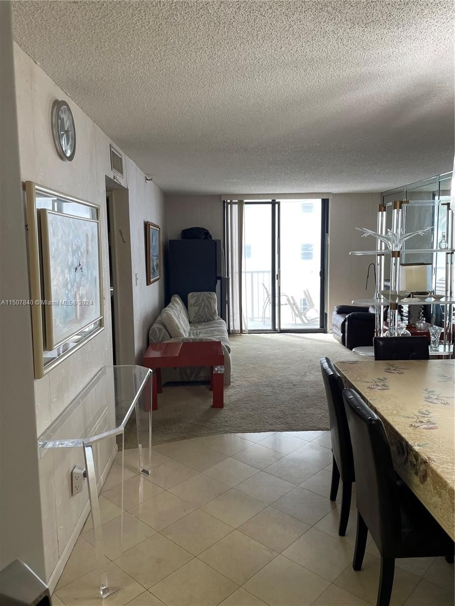 Real estate property located at 4301 Collins Ave #305, Miami-Dade County, VENDOME PLACE CONDO, Miami Beach, FL