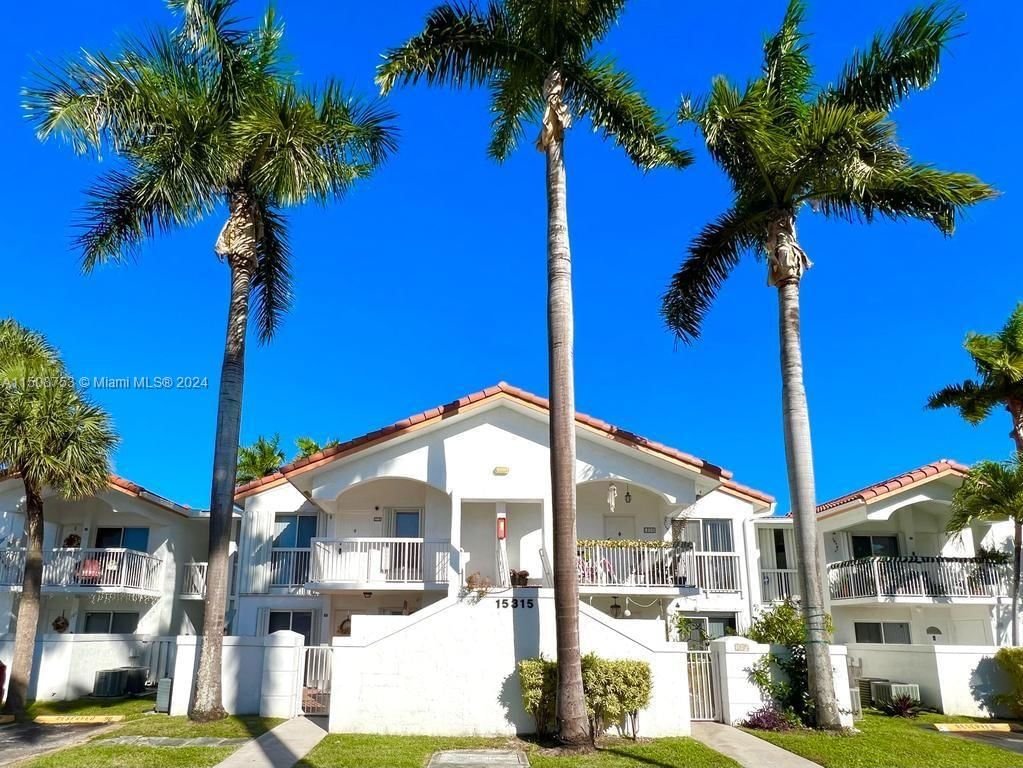 Real estate property located at 15315 76th Ter #202, Miami-Dade County, POINT LAKE CONDO VIII, Miami, FL