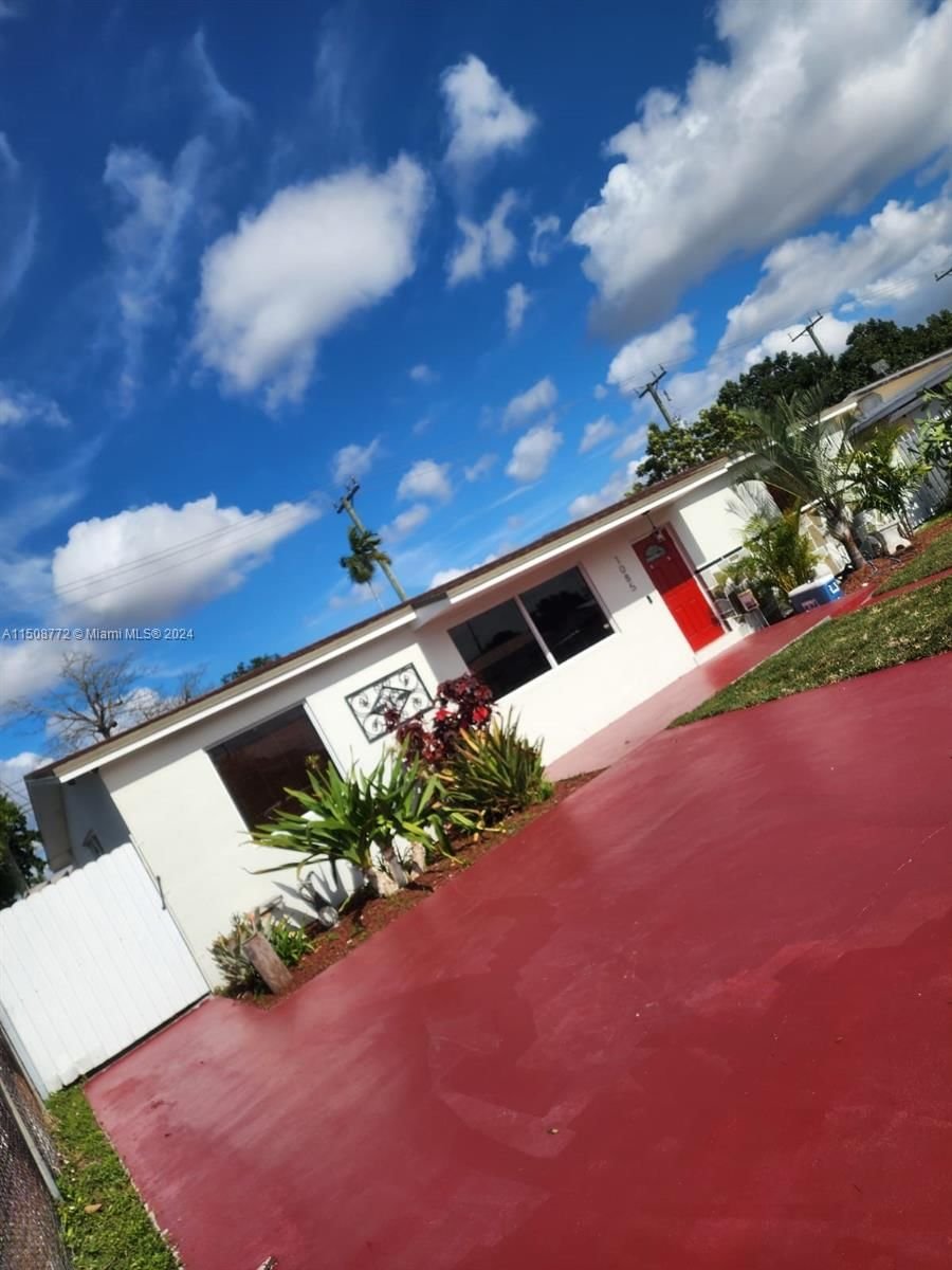 Real estate property located at 1085 33rd St, Miami-Dade County, ¤2ND REV PL OF INDUSTRIAL, Hialeah, FL