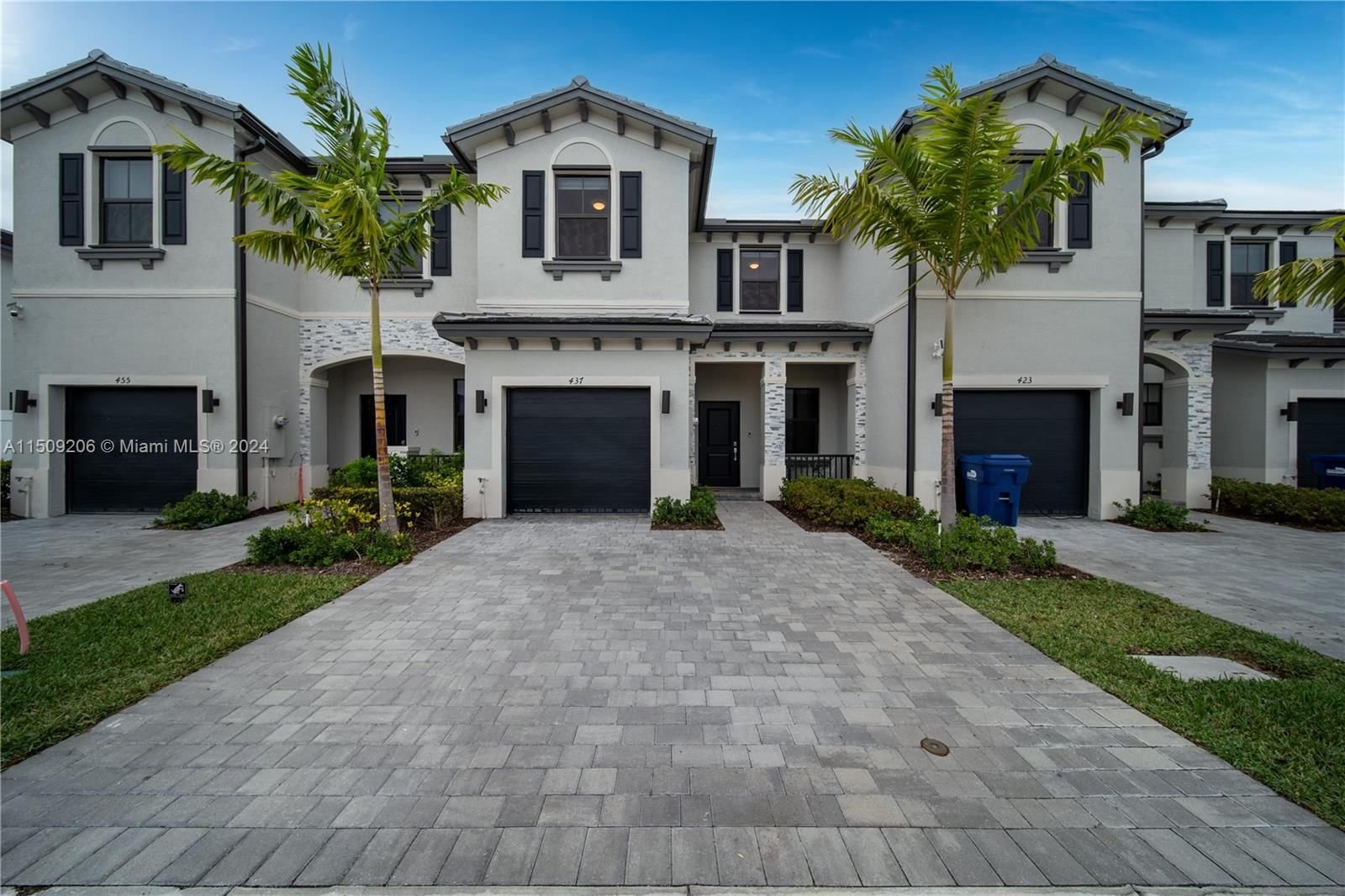 Real estate property located at 437 204th St, Miami-Dade County, VISTA LAGO, Miami Gardens, FL