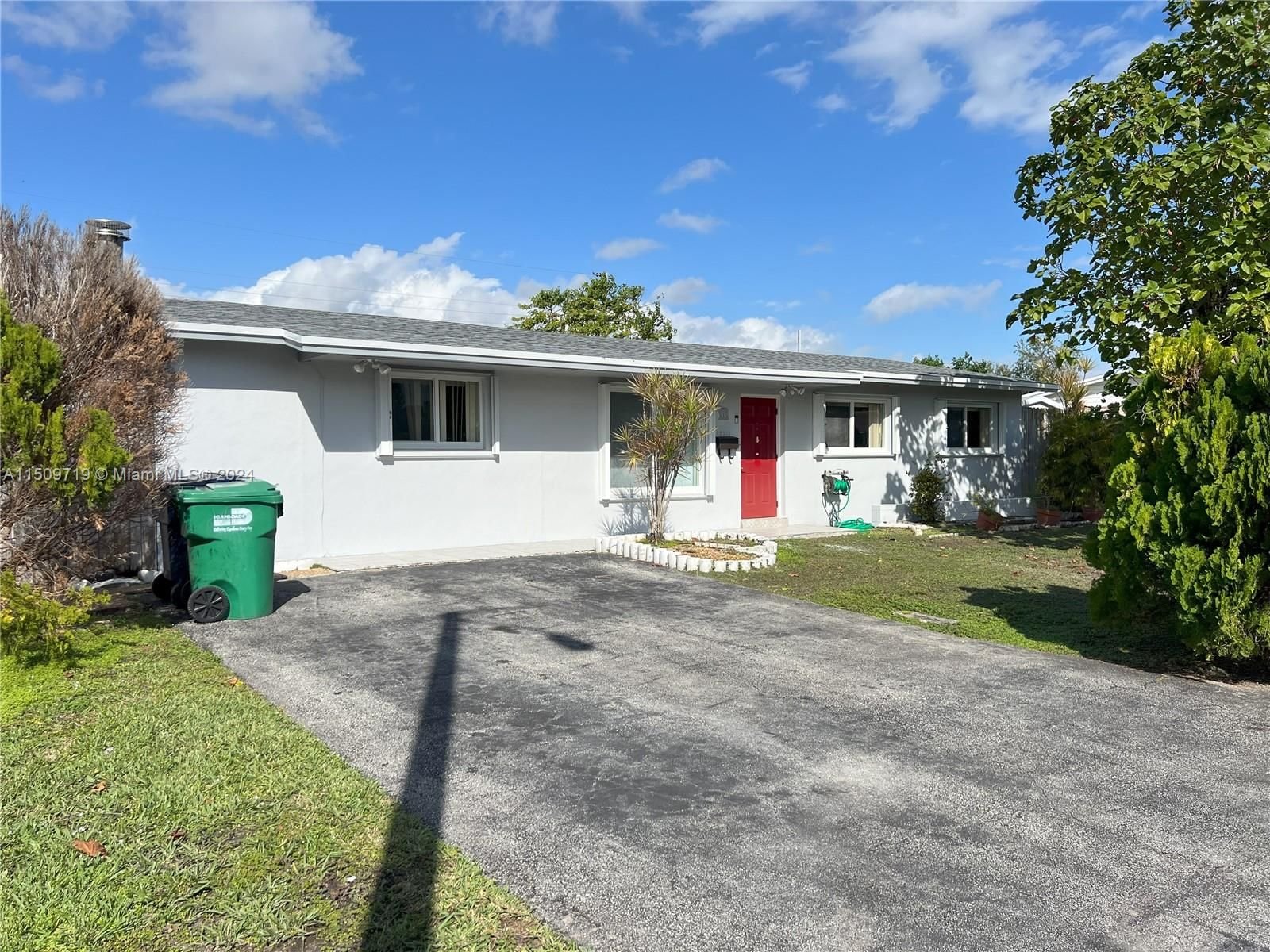 Real estate property located at 10311 52nd Ter, Miami-Dade County, HEFTLER HOMES SEC 3, Miami, FL