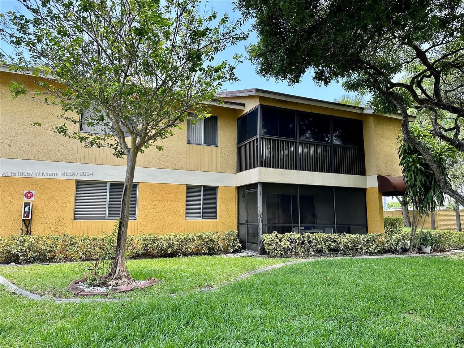Real estate property located at 3065 Oakland Forest Dr #102, Broward County, OAKLAND FOREST CLUB CONDO, Oakland Park, FL
