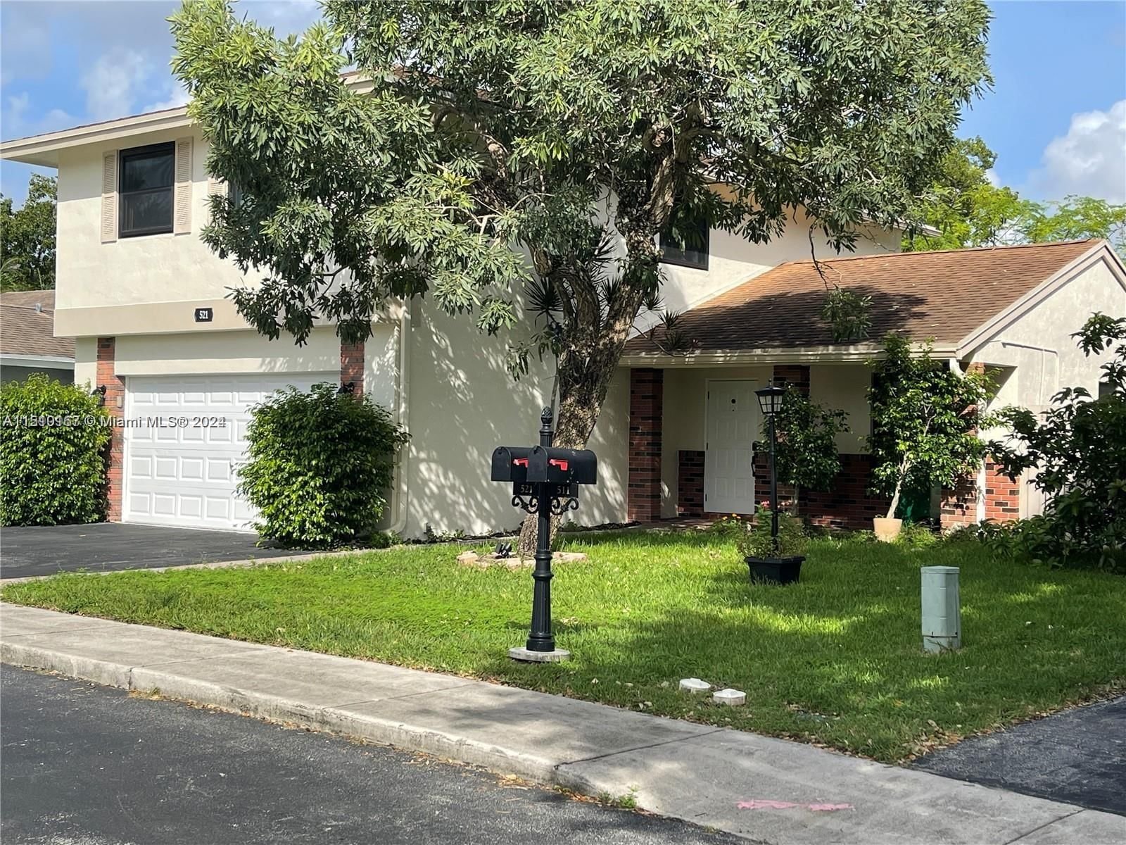 Real estate property located at 521 Mulberry Ln, Broward County, SHENANDOAH SECTION ONE, Davie, FL