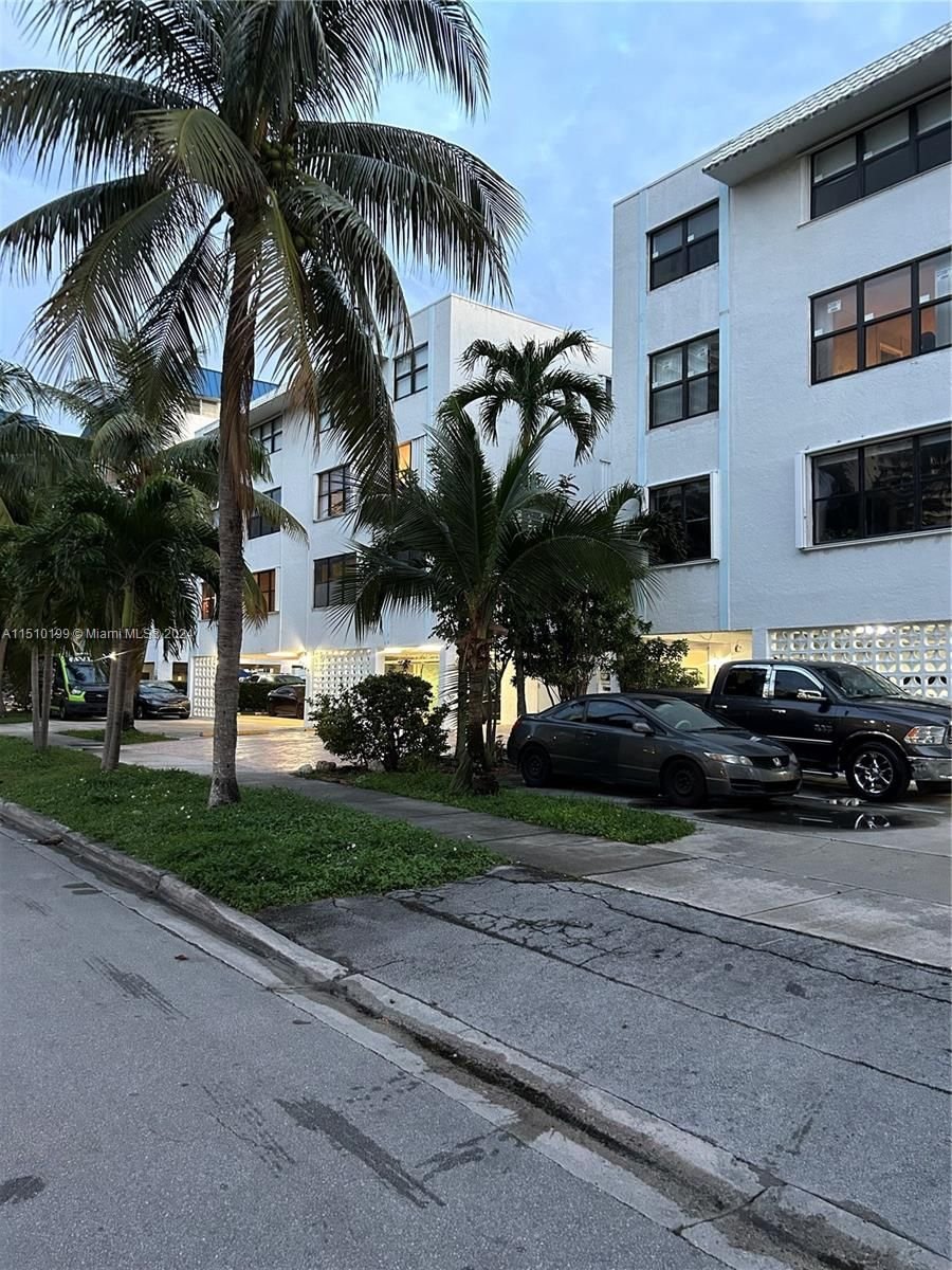 Real estate property located at 3702 171st St #14, Miami-Dade County, CRISTAL SHORES CONDO, North Miami Beach, FL