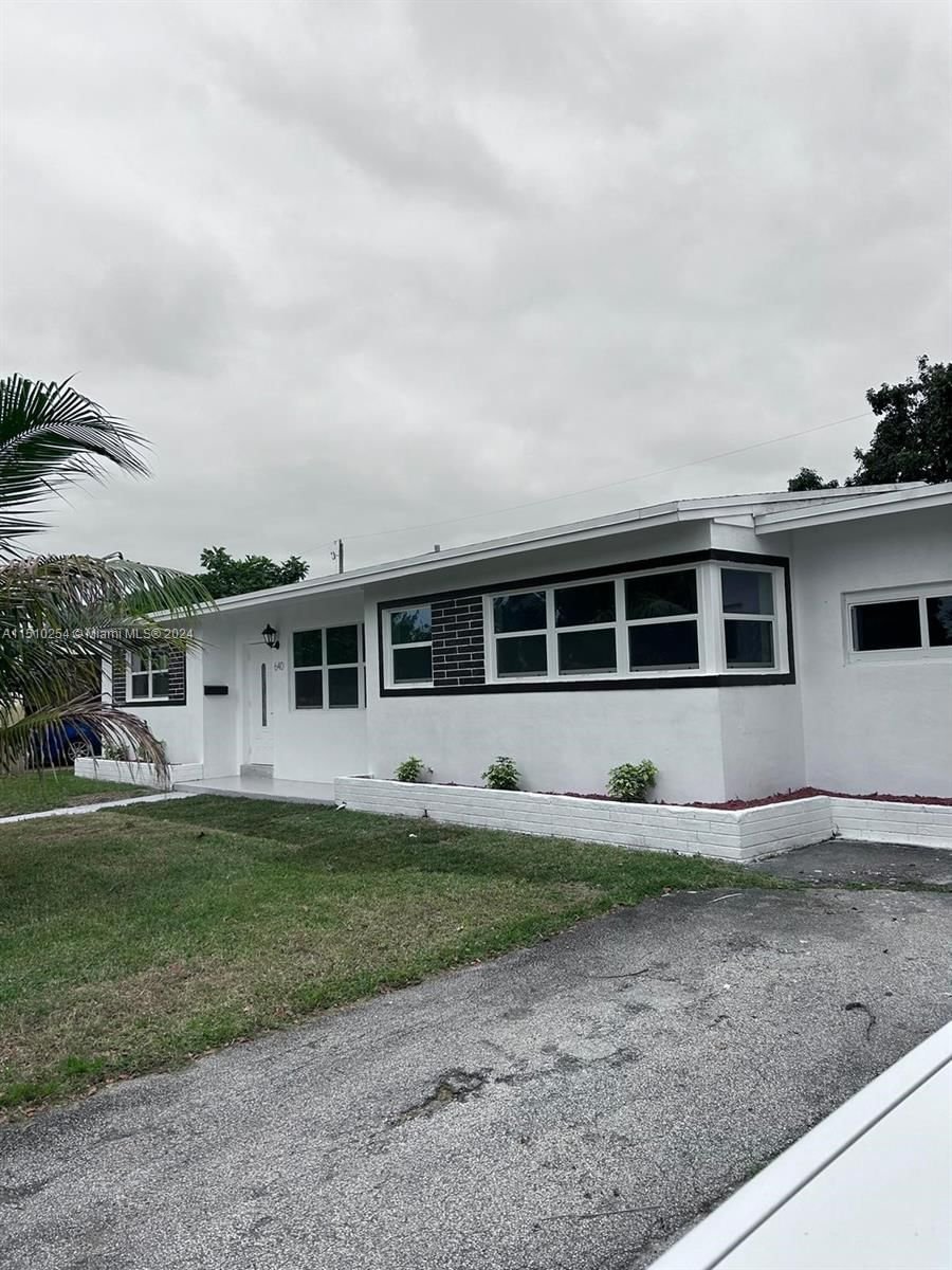 Real estate property located at 640 195th Ter, Miami-Dade County, SIERRA MIRADA, Miami Gardens, FL