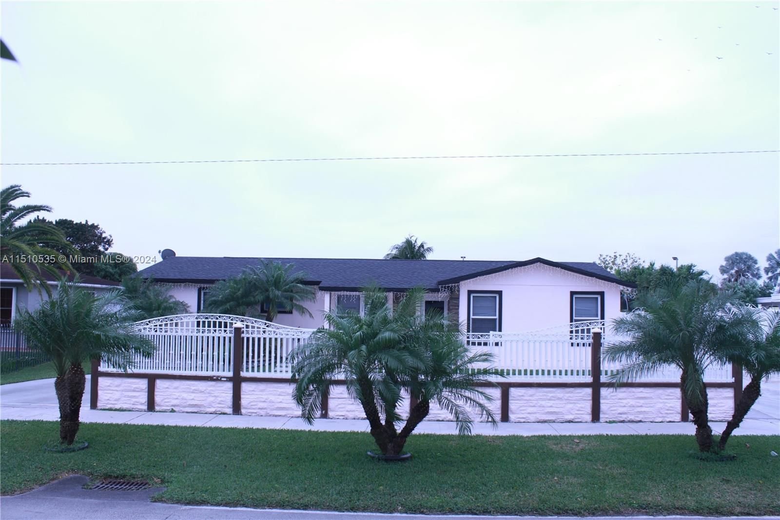 Real estate property located at 25430 127th Ave, Miami-Dade County, PRINCETONIAN WEST, Homestead, FL
