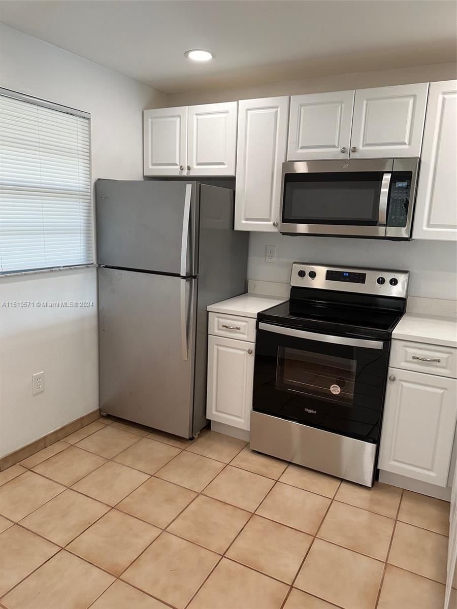 Real estate property located at 10875 112th Ave #114, Miami-Dade County, GARDENS OF KENDALL SO CON, Miami, FL