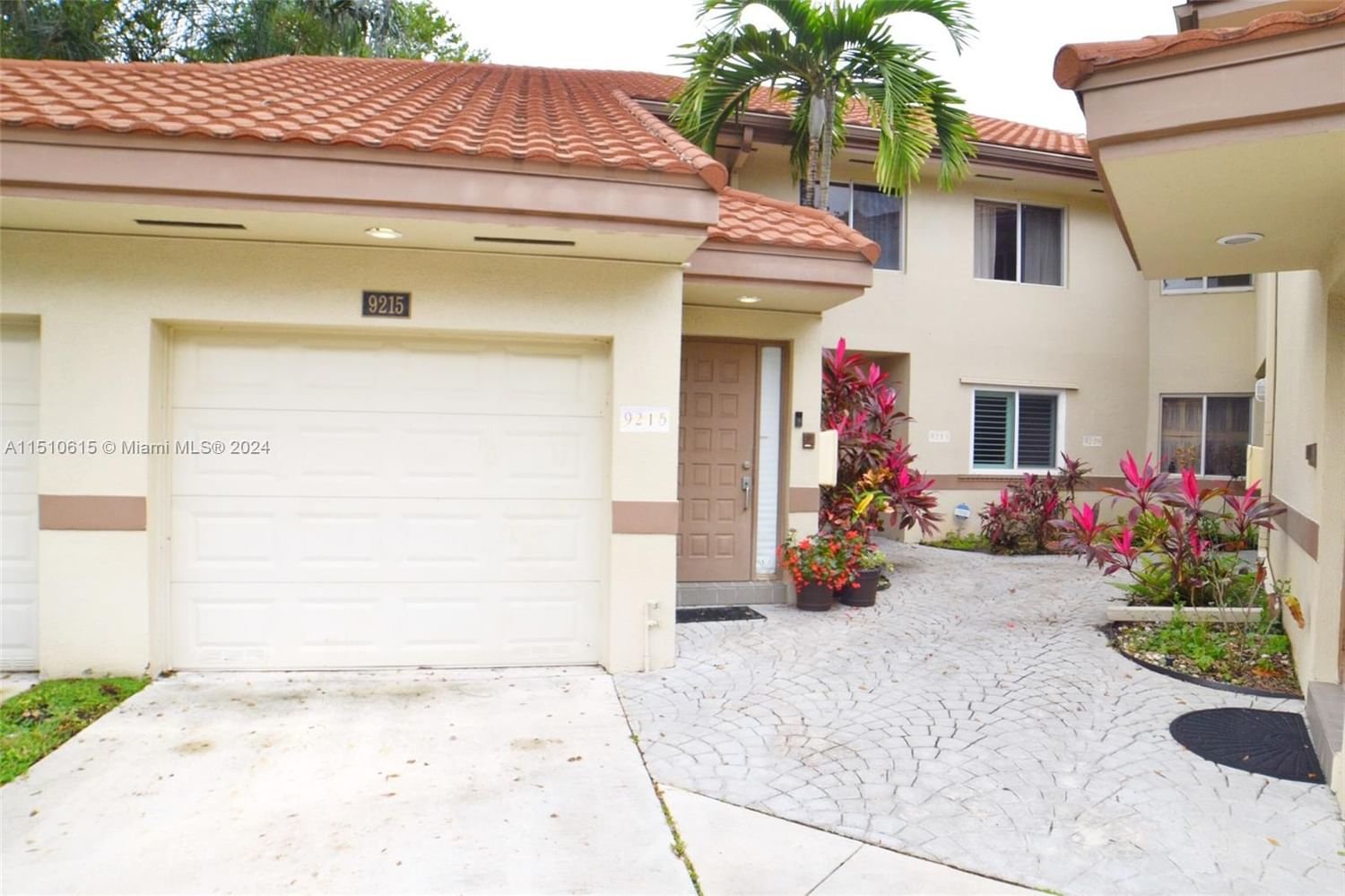 Real estate property located at 9215 9th Pl, Broward County, PARC COURT CONDO, Plantation, FL