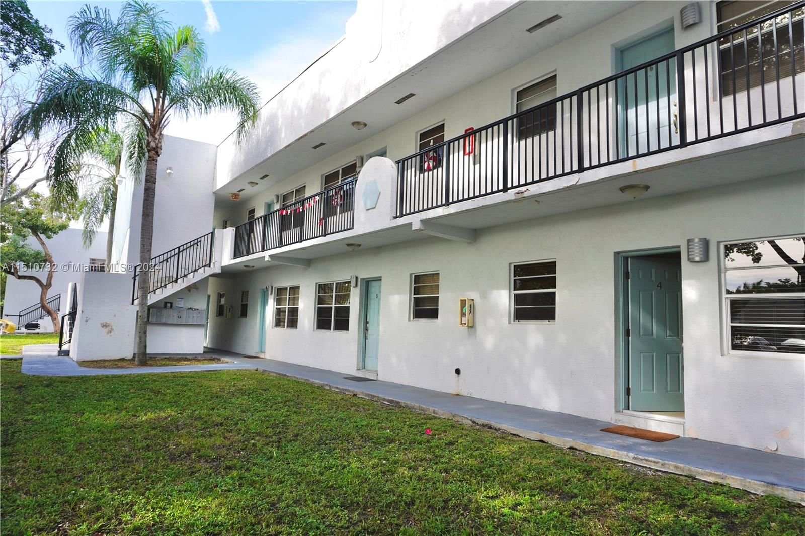 Real estate property located at 1925 Madison St #4, Broward County, MADISON CONDO, Hollywood, FL