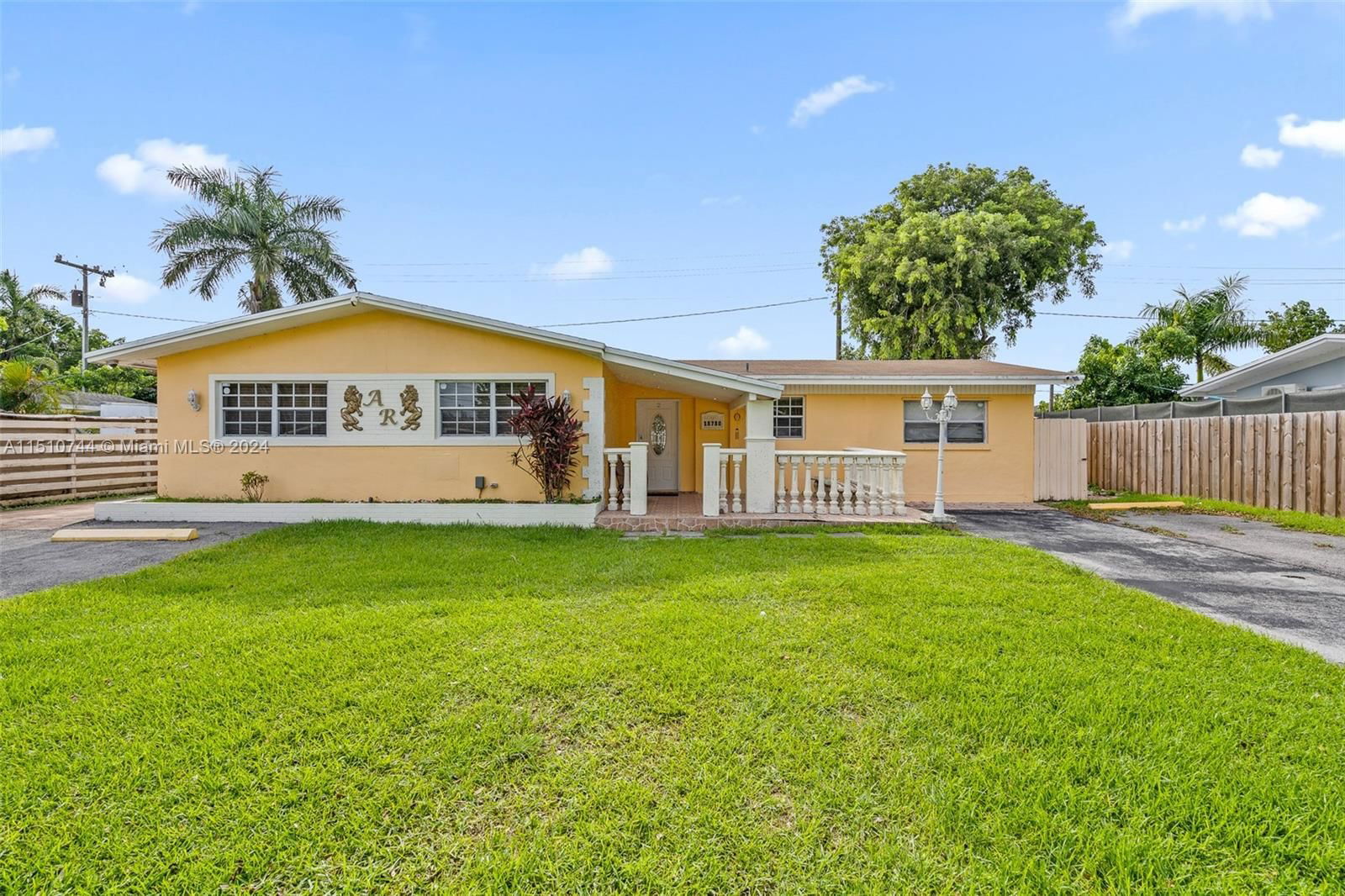 Real estate property located at 18780 Lenaire Dr, Miami-Dade, BEL-AIRE SEC 1, Cutler Bay, FL