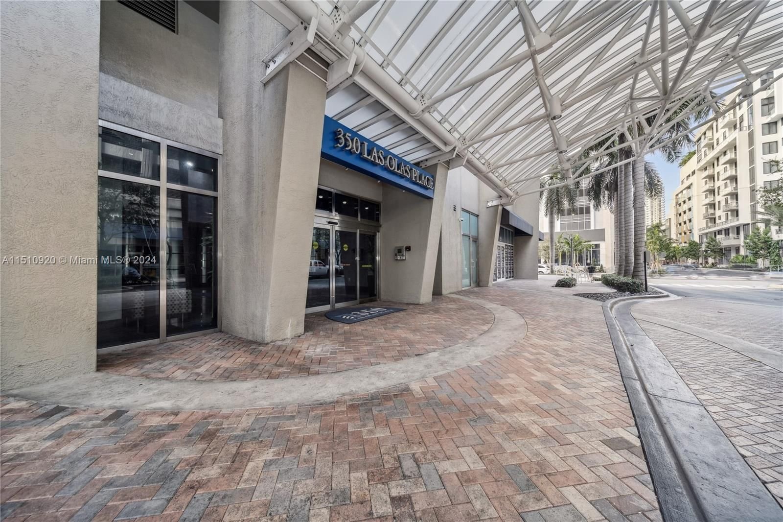 Real estate property located at 350 2nd St #1140, Broward County, 350 LAS OLAS PLACE CONDO, Fort Lauderdale, FL