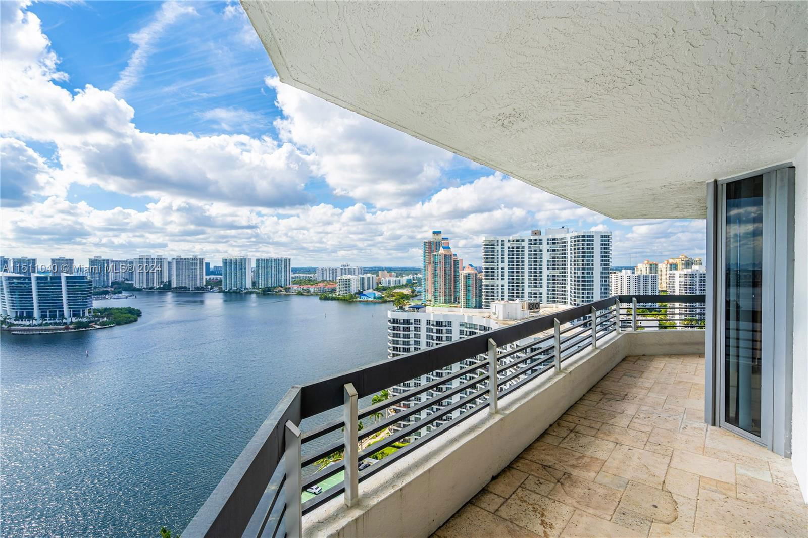 Real estate property located at 19101 36th Ct #2705, Miami-Dade County, MYSTIC POINTE CONDO NO TH, Aventura, FL