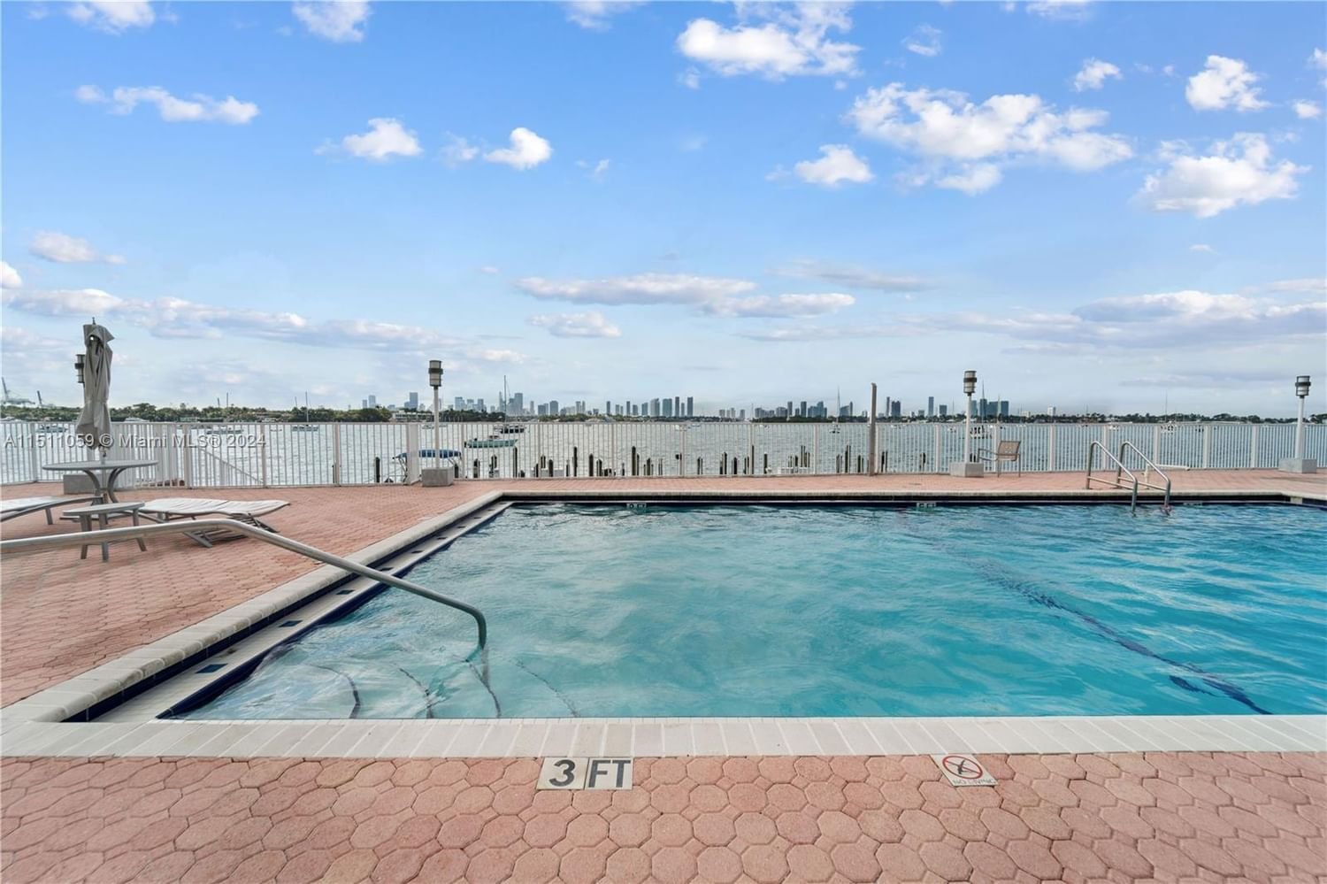Real estate property located at 1228 West Ave #713, Miami-Dade County, BAYVIEW TERR CONDO, Miami Beach, FL