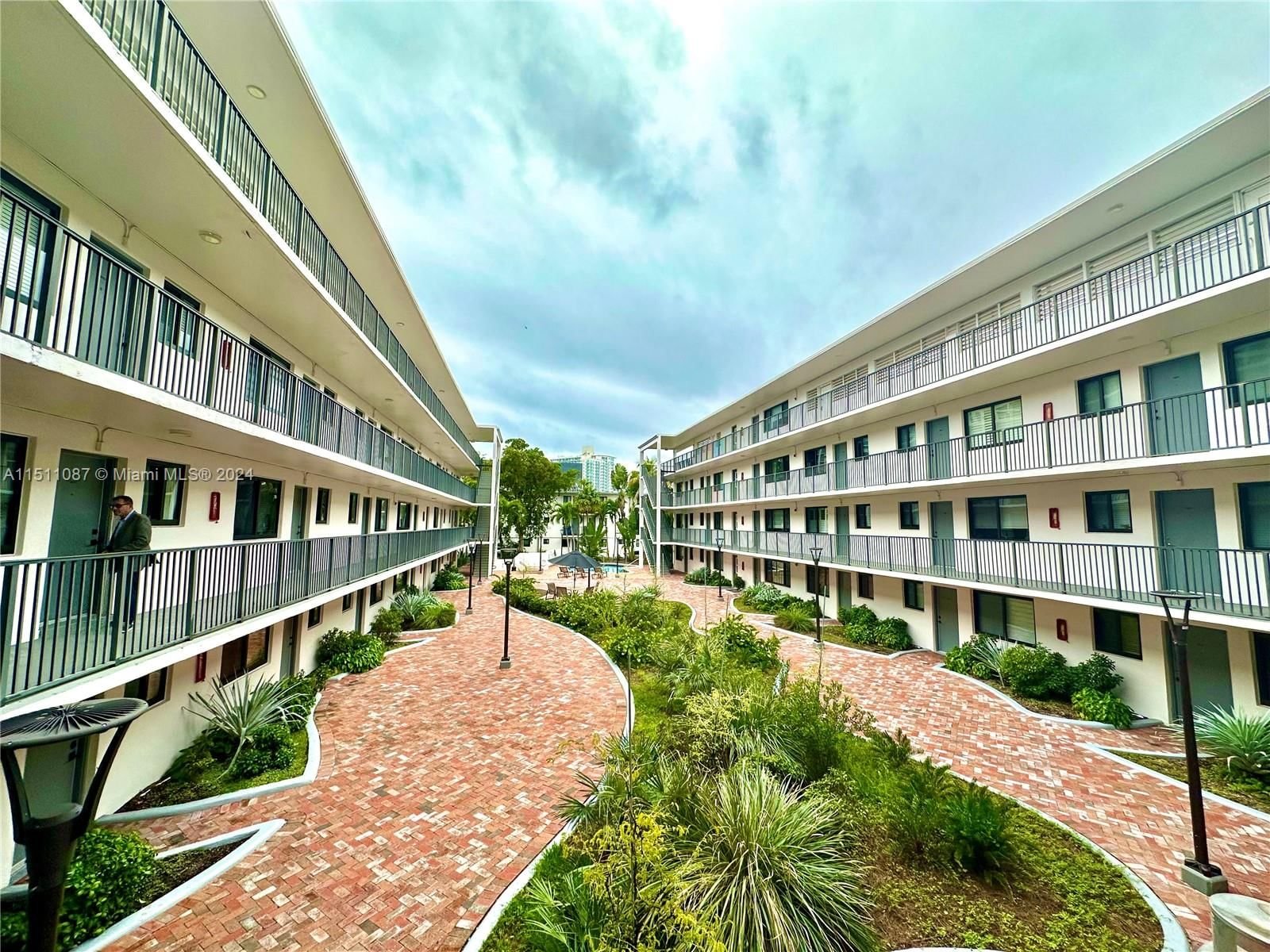 Real estate property located at 2924 Day Ave N211, Miami-Dade County, COURTYARDS OF THE GROVE C, Miami, FL