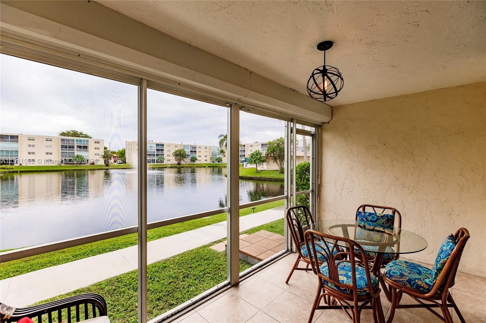 Real estate property located at 424 10th St #105, Broward County, MEADOWBROOK LAKES CONDO, Dania Beach, FL