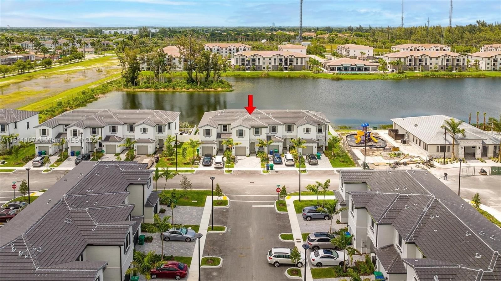 Real estate property located at 523 203rd St, Miami-Dade County, VISTA LAGO, Miami Gardens, FL