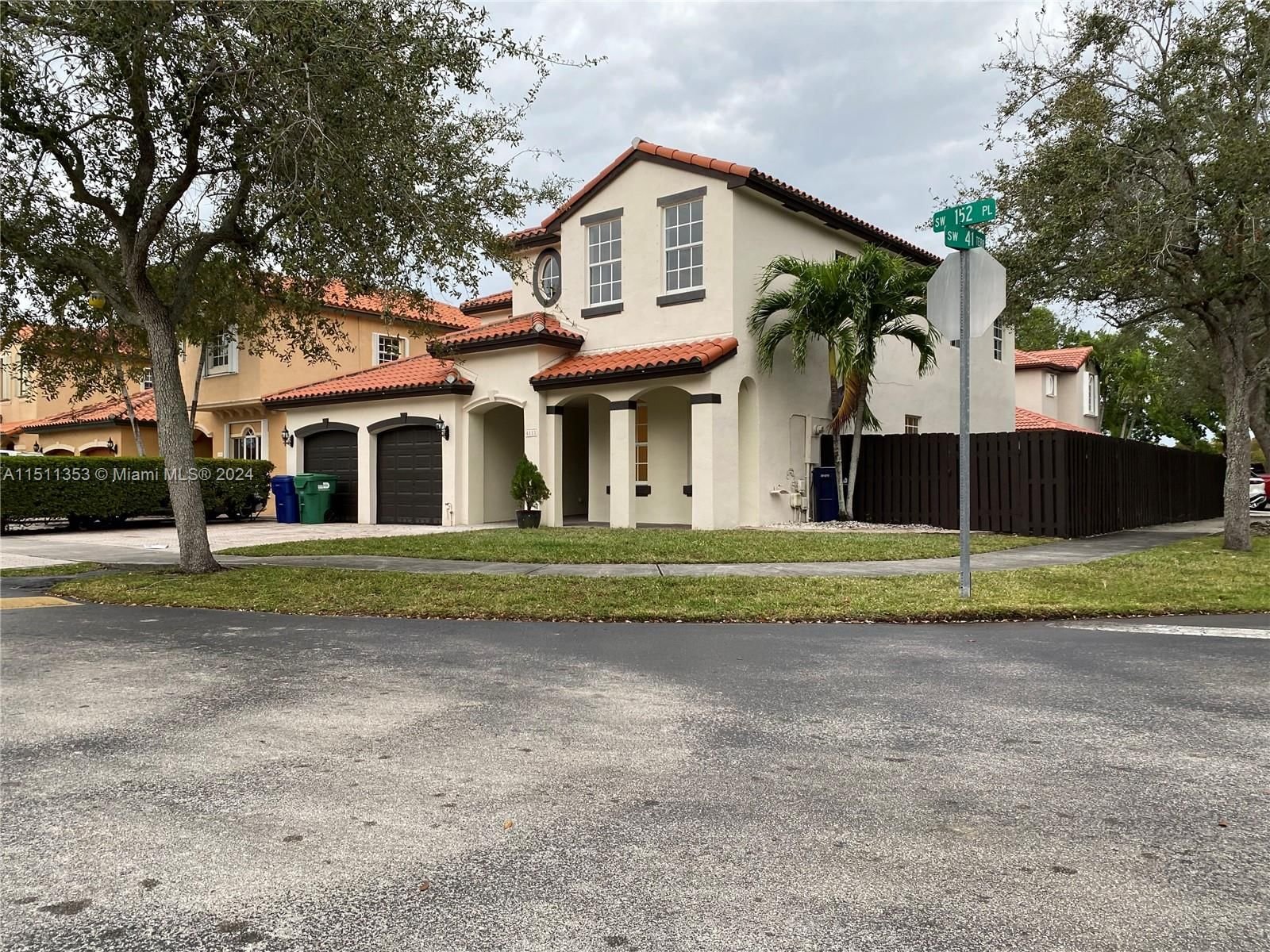 Real estate property located at 4111 152nd Pl, Miami-Dade County, LLANOS AT BIRD ROAD, Miami, FL