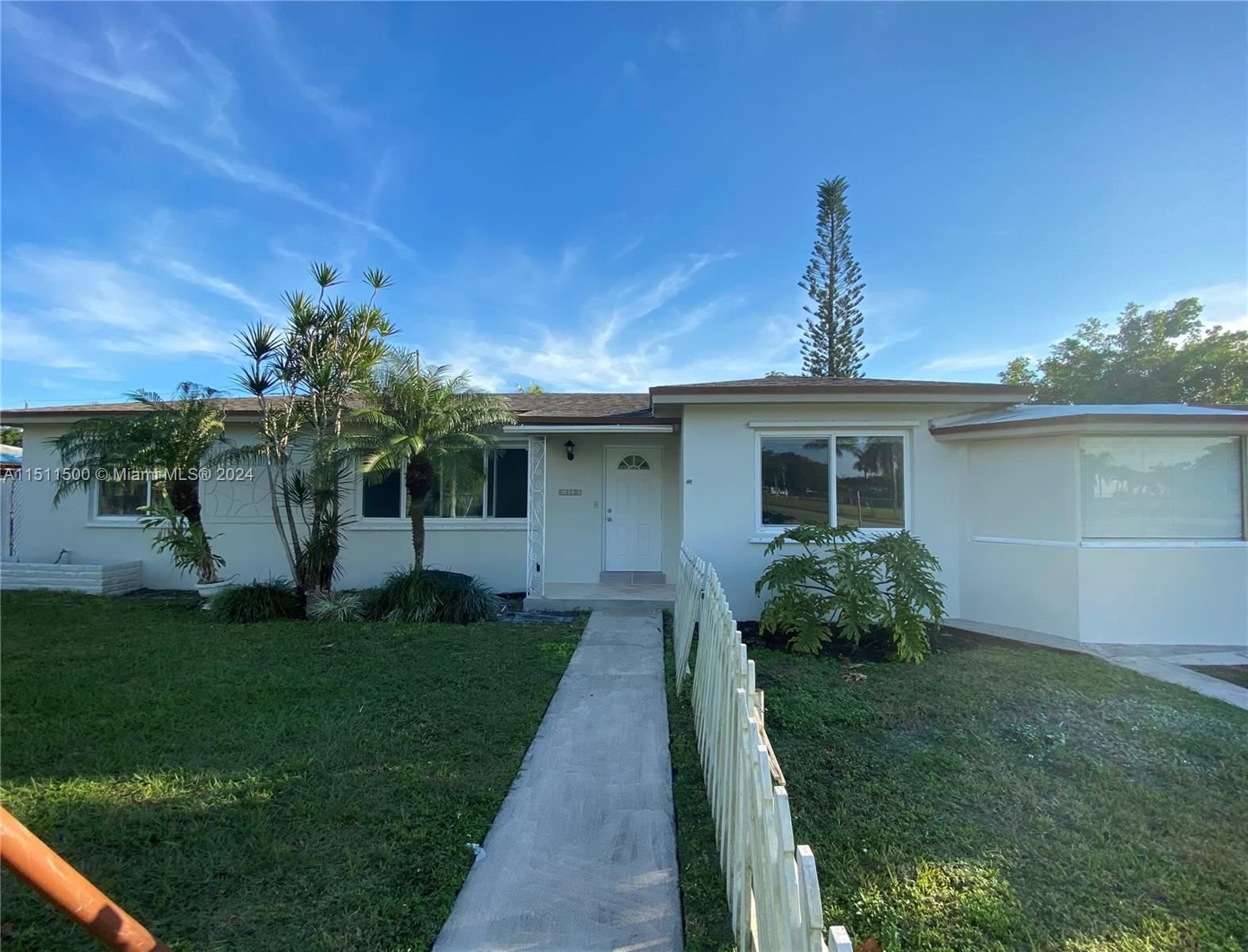 Real estate property located at 15340 298th Ter, Miami-Dade County, DIXIE ESTATES 1ST ADDN, Homestead, FL