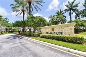 Real estate property located at 7383 113th Ct, Miami-Dade County, DORAL ISLES MARTINIQUE, Doral, FL