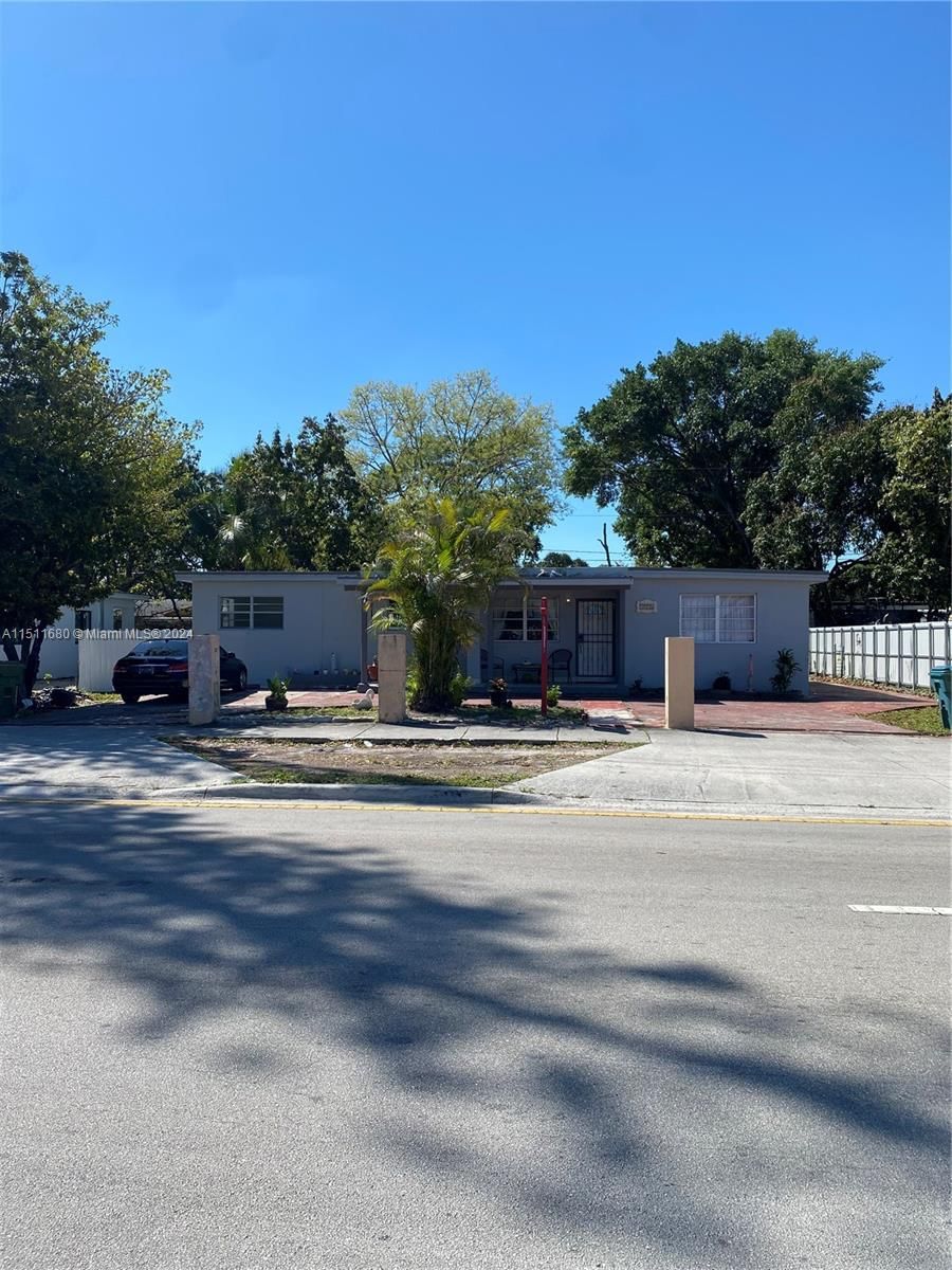 Real estate property located at 1010 Opa Locka Blvd, Miami-Dade County, PALMLAND PARK, Miami, FL