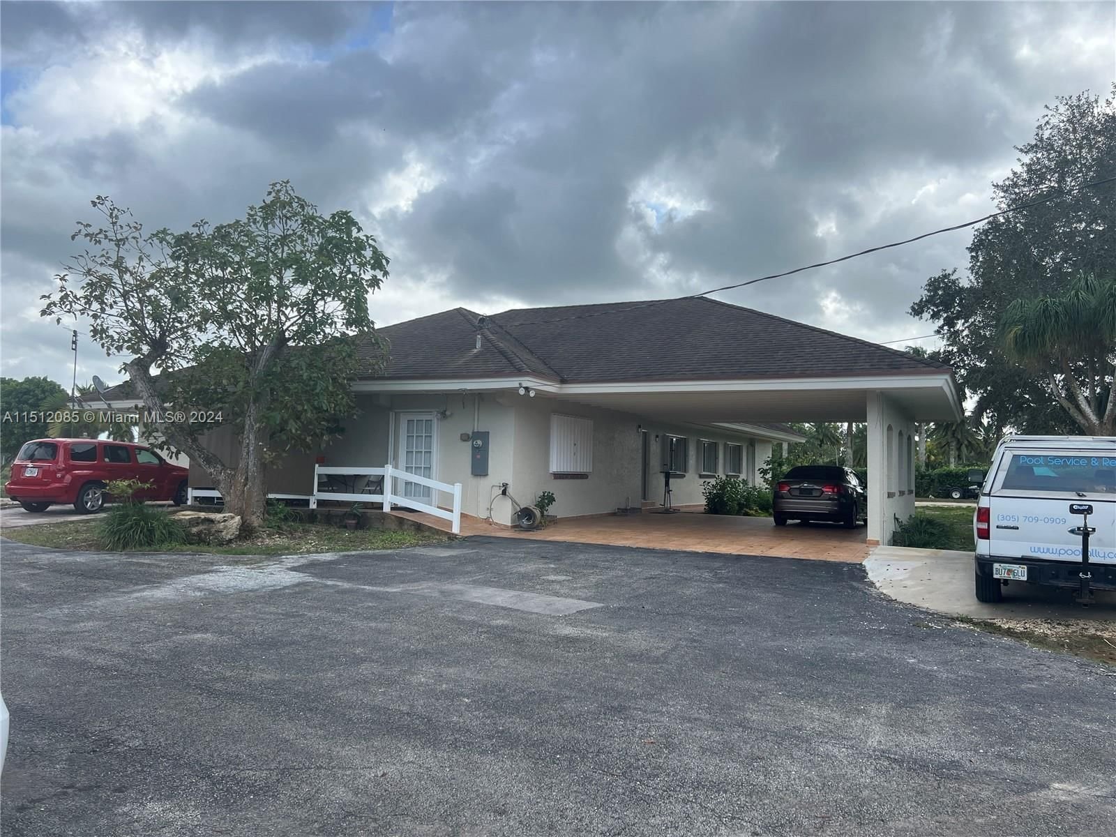 Real estate property located at 24301 192nd Ave, Miami-Dade County, Redlands, Homestead, FL