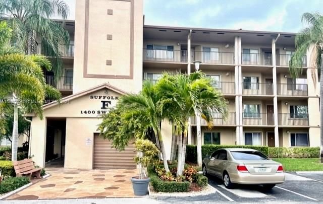 Real estate property located at 1400 137th Ave #207F, Broward County, SUFFOLK AT CENTURY VILLAG, Pembroke Pines, FL