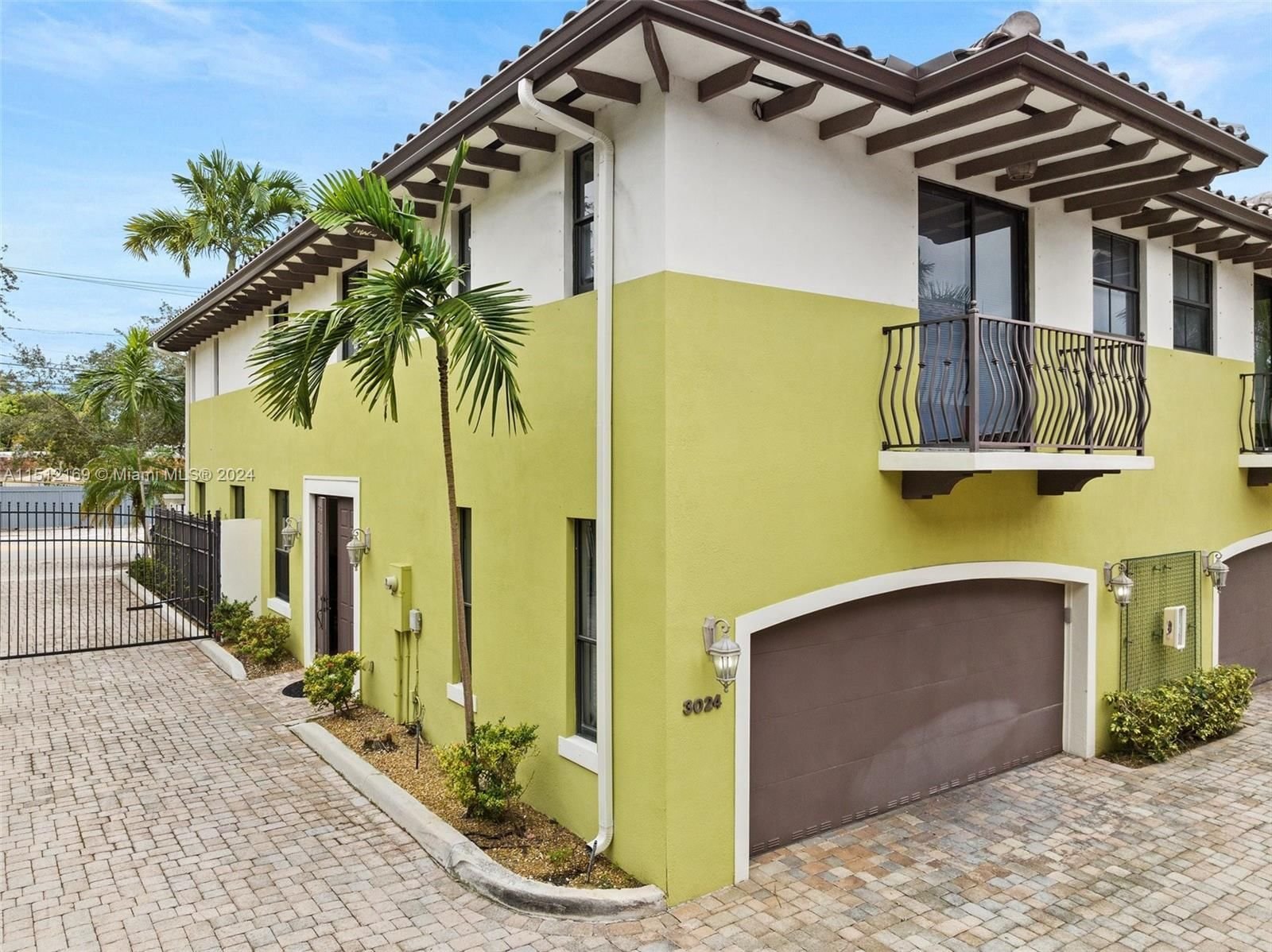 Real estate property located at 3024 Mcdonald St #1, Miami-Dade County, GROVE ENCLAVE CONDO, Miami, FL